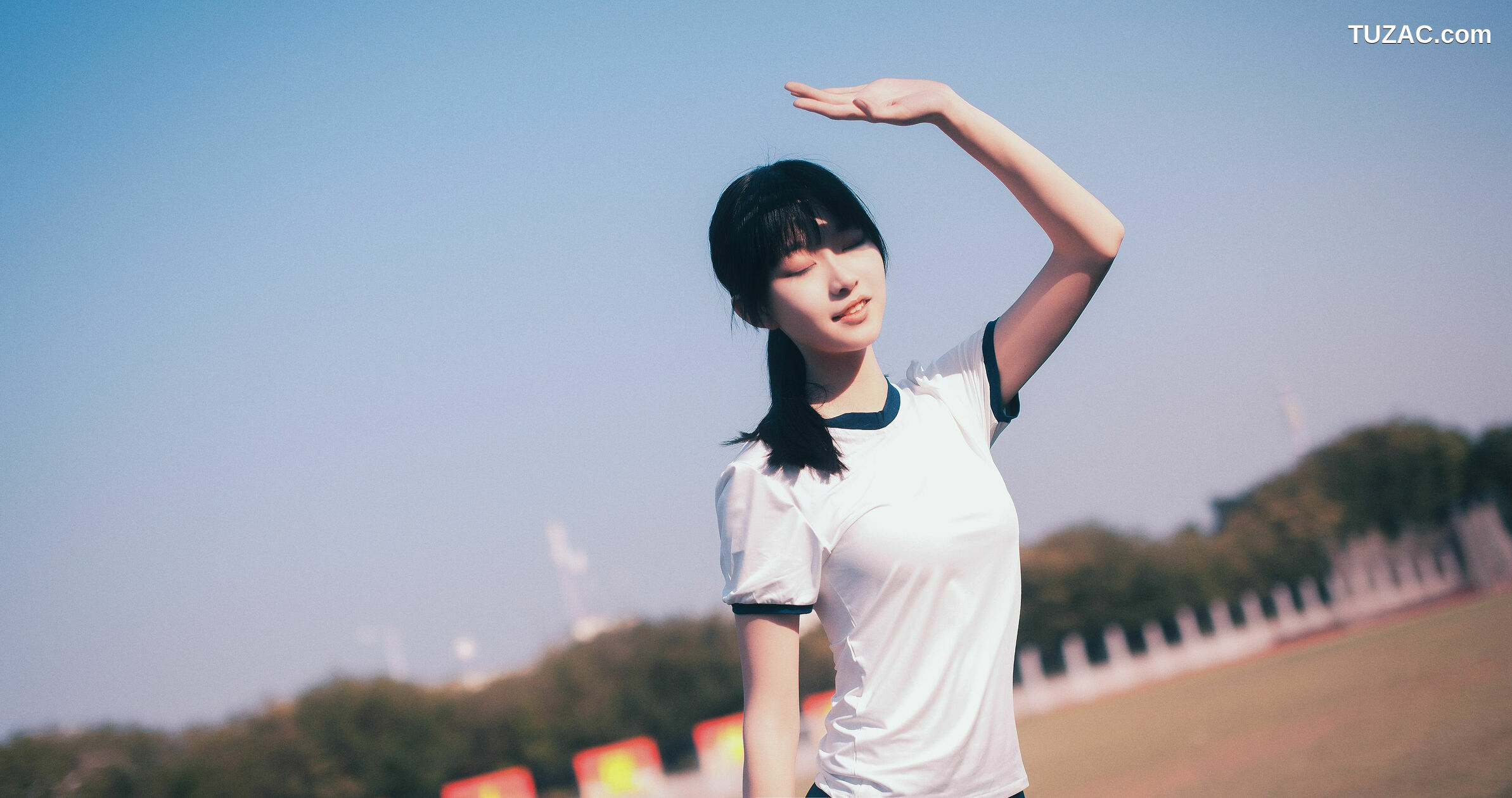 网络美女_ 沧霁桔梗 - 黑丝体操服[53P]