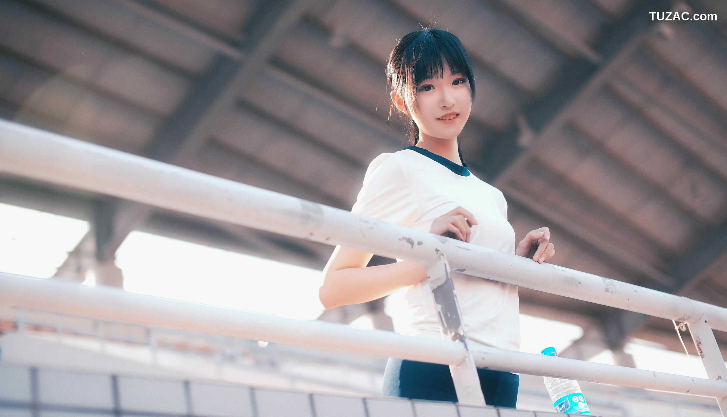 网络美女_ 沧霁桔梗 - 黑丝体操服[53P]