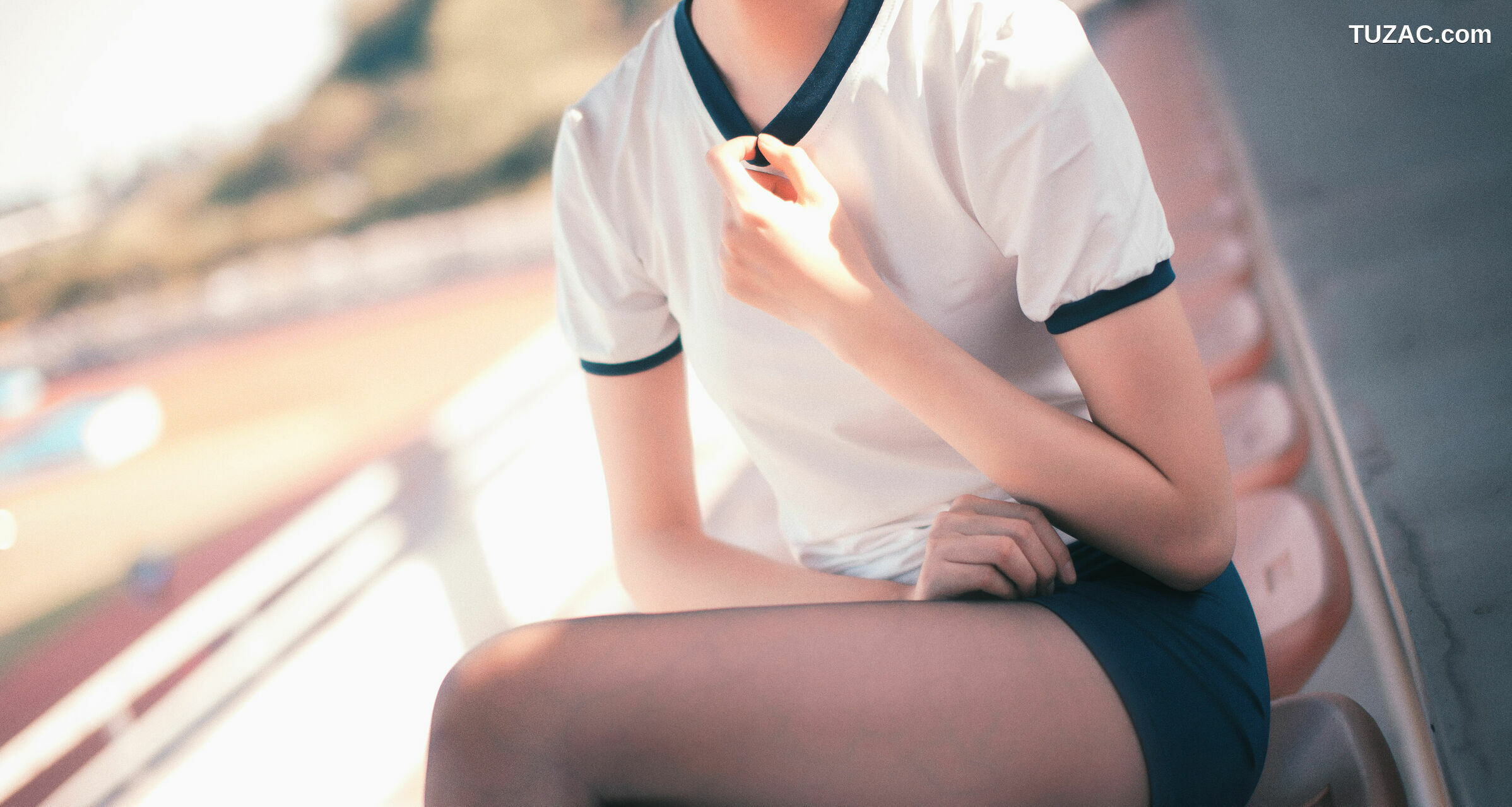 网络美女_ 沧霁桔梗 - 黑丝体操服[53P]