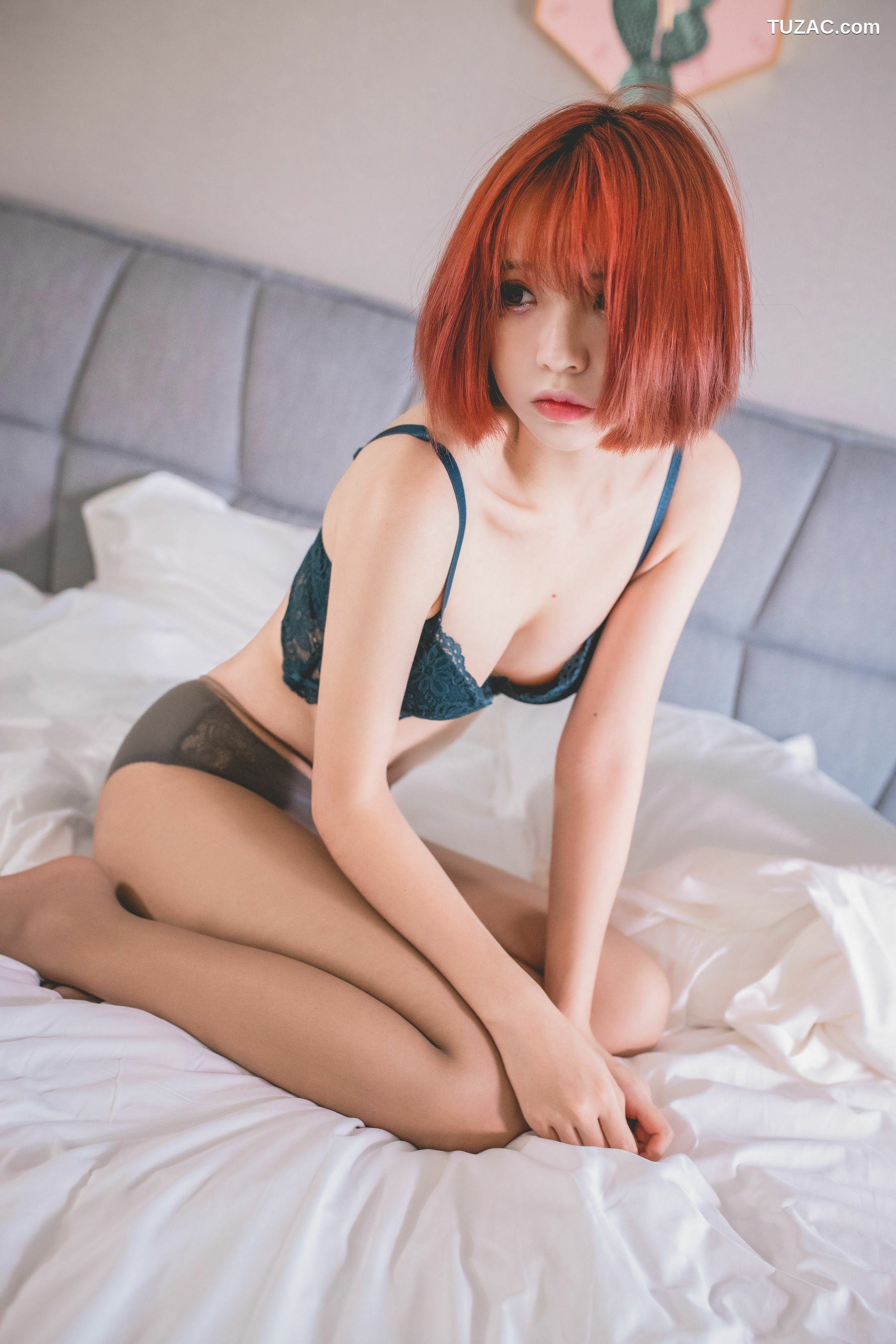 网络美女_ 疯猫ss - OL真爱之肉丝OL[20P]