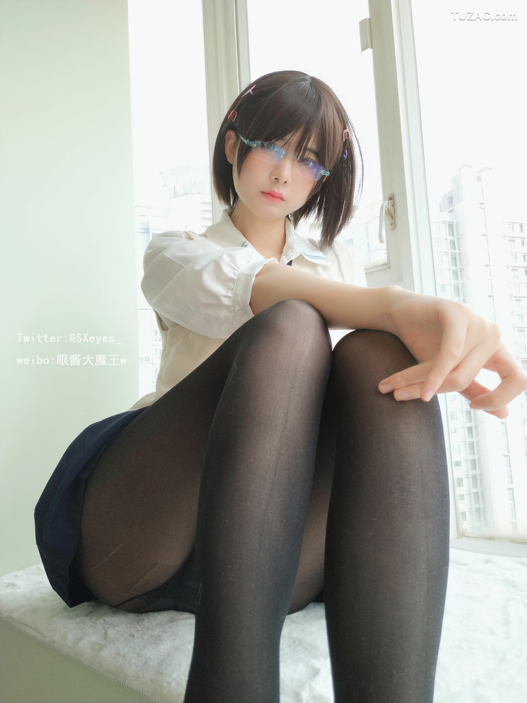 网络美女_ 眼酱大魔王w - 小学妹 写真套图[31P]