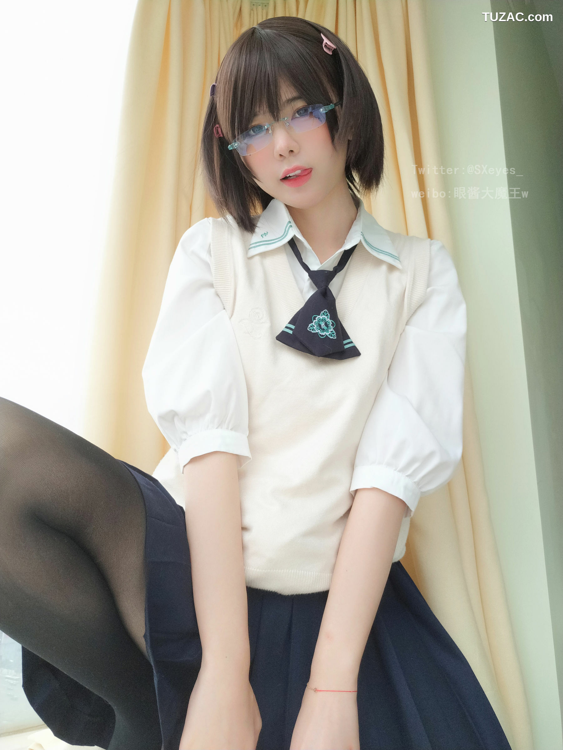 网络美女_ 眼酱大魔王w - 小学妹 写真套图[31P]