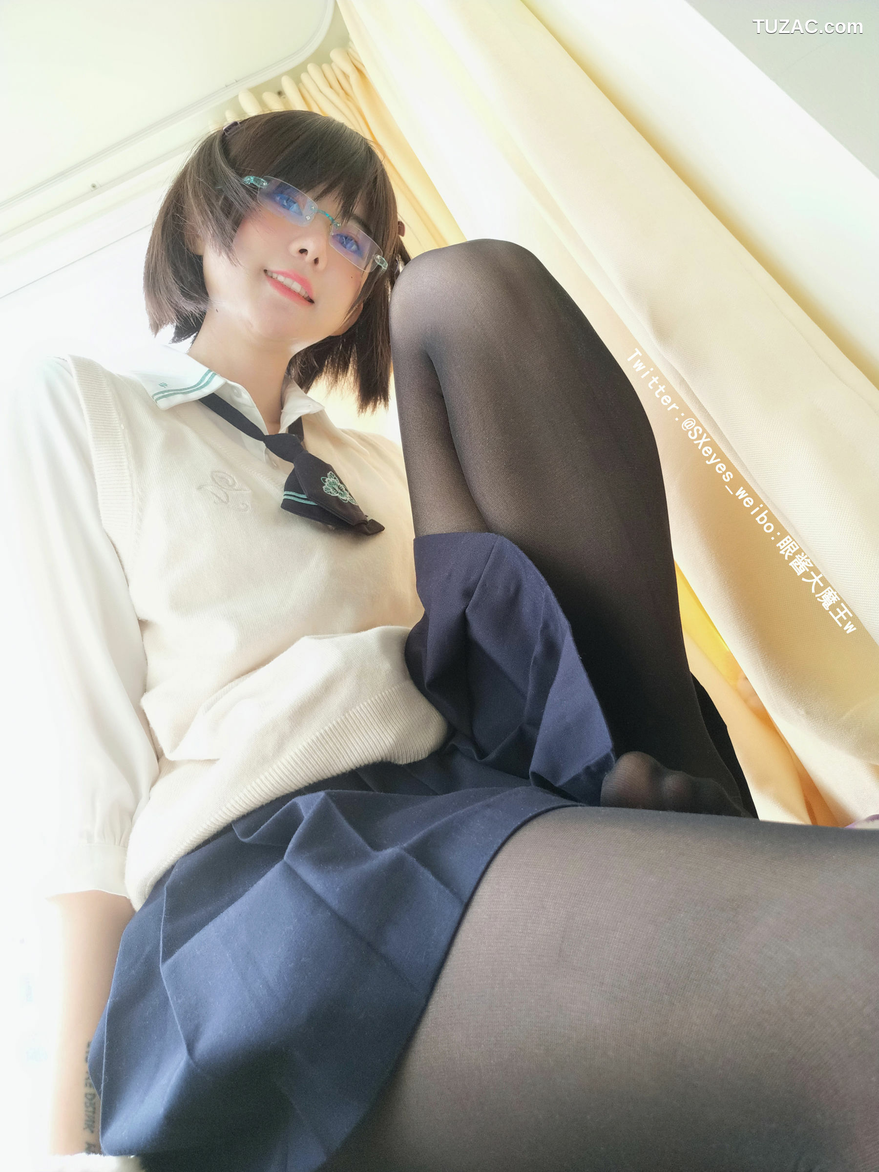 网络美女_ 眼酱大魔王w - 小学妹 写真套图[31P]