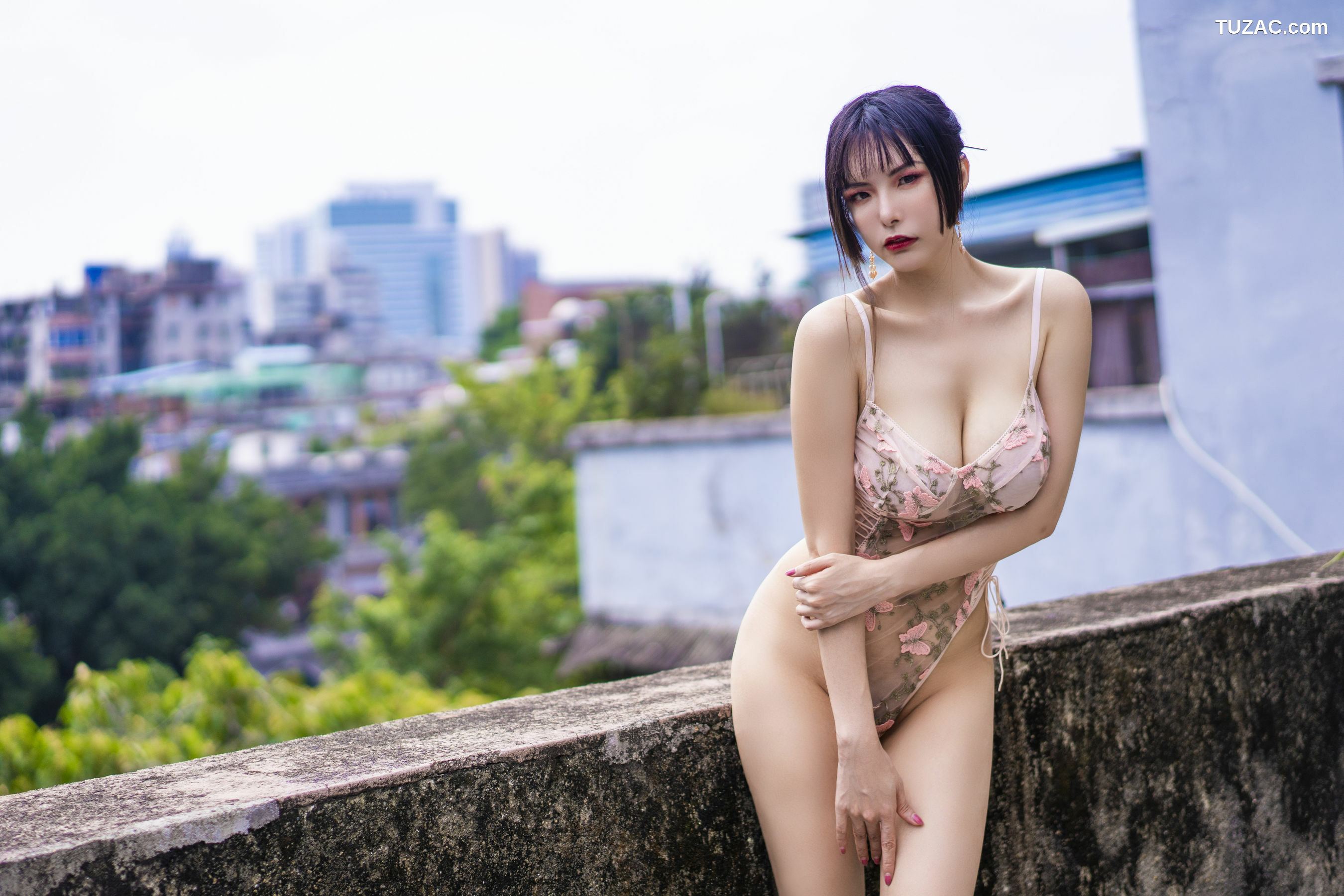 网络美女_ 秋和柯基(夏小秋秋秋) - 天台 写真套图[56P]