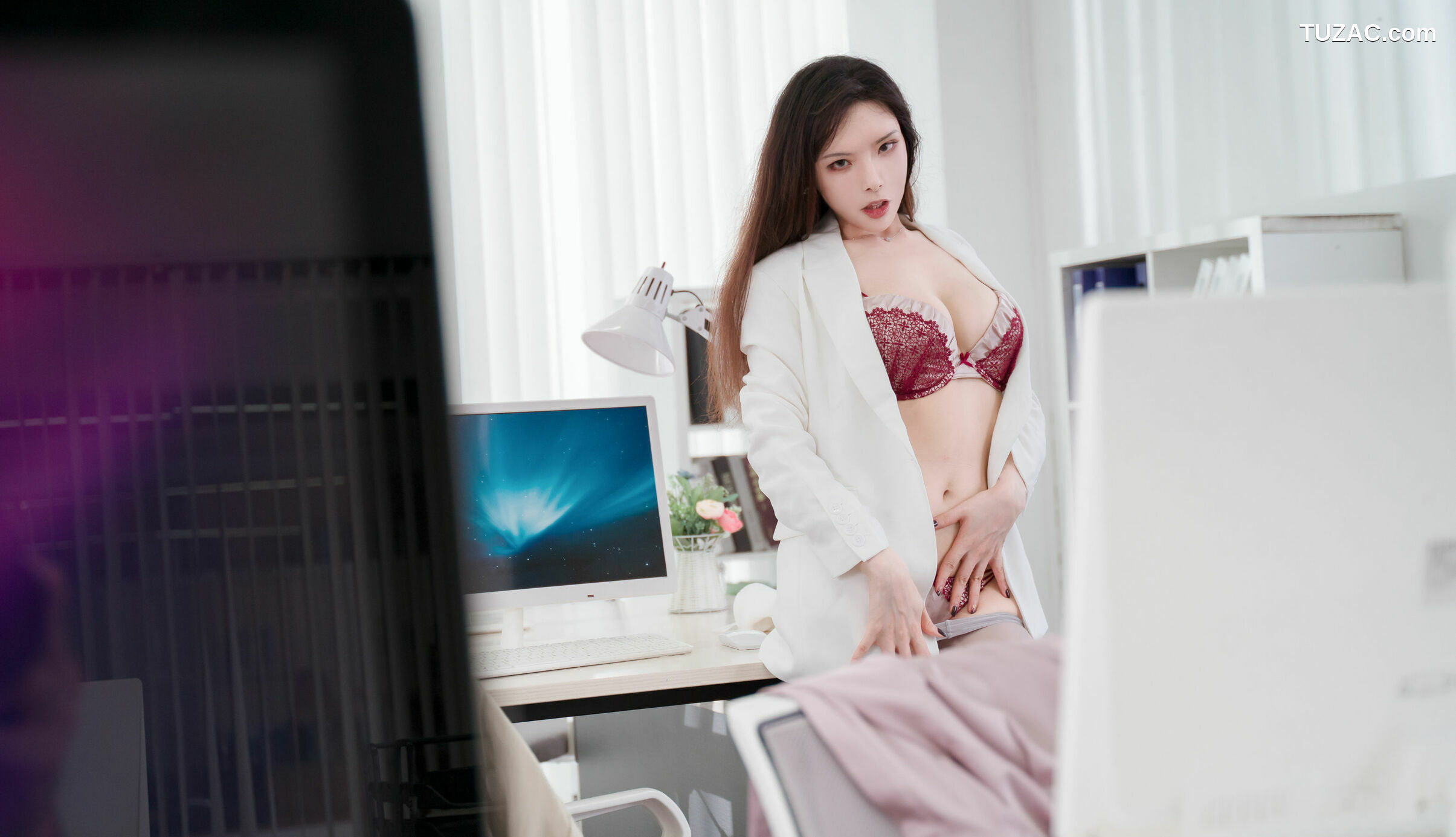 网络美女_ 秋和柯基(夏小秋秋秋) - 热情的后辈酱[39P]