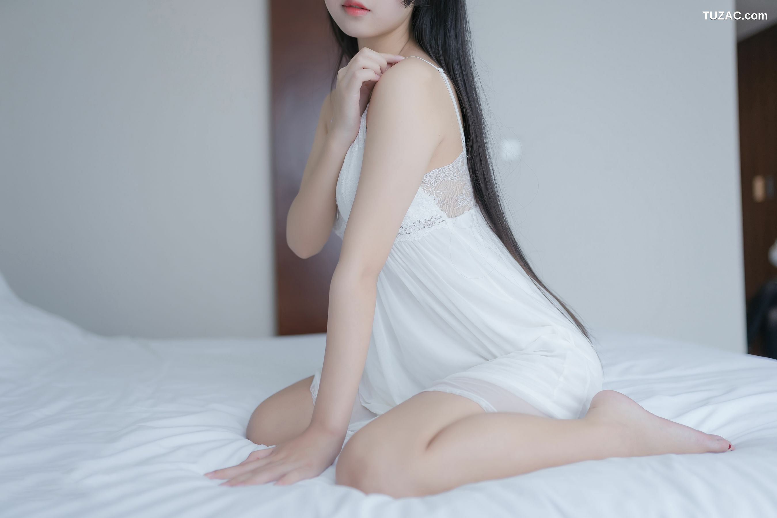 网络美女_ 萌芽儿o0 《白色私房》 写真集[44P]