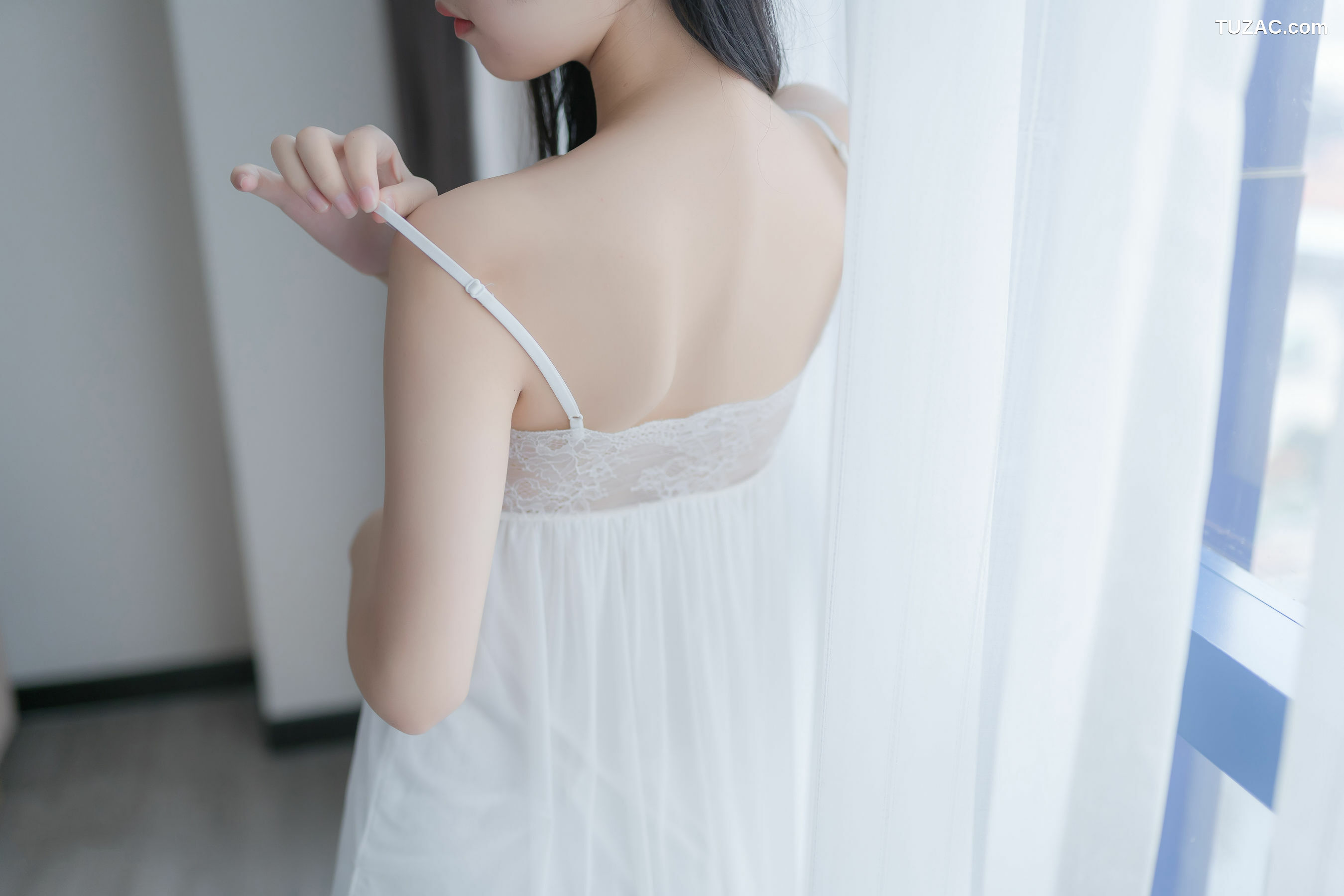 网络美女_ 萌芽儿o0 《白色私房》 写真集[44P]