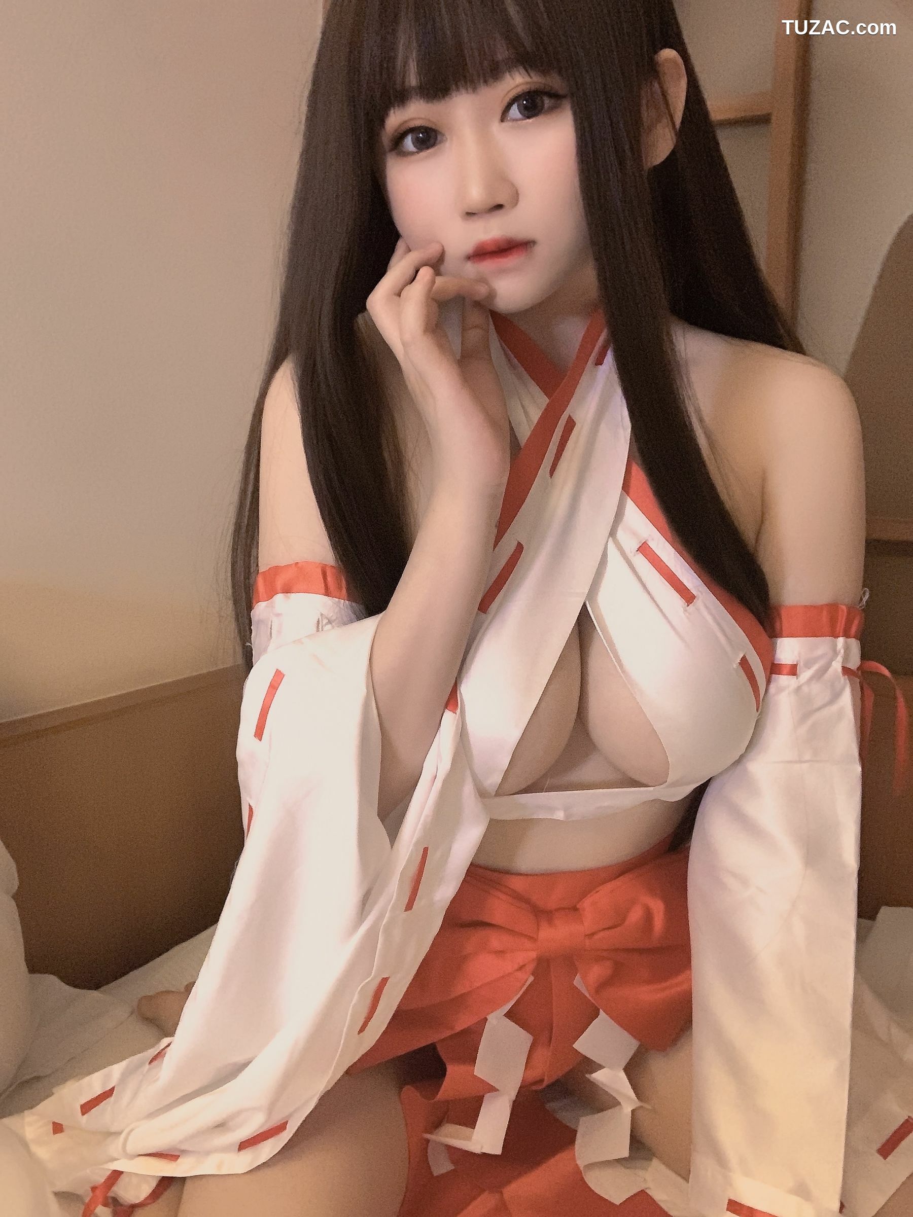 网络美女_ 蜜桃少女是依酱呀 - 女巫[41P]