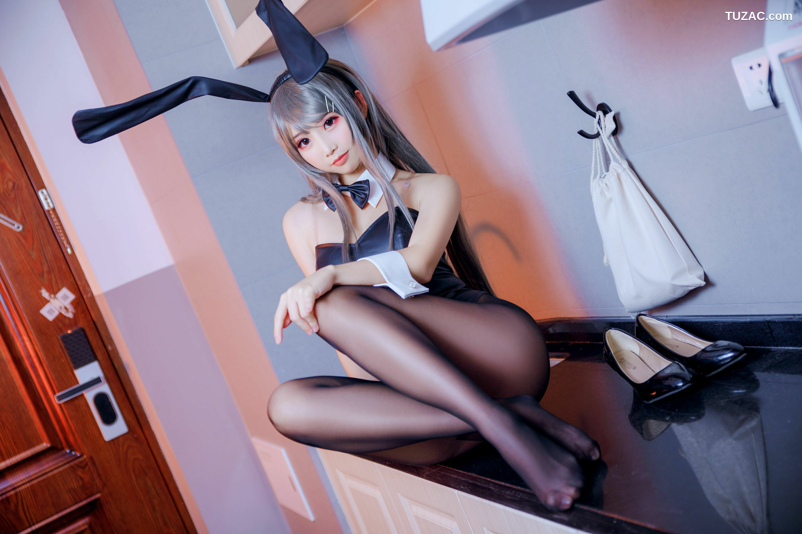网络美女_ 面饼仙儿 《麻衣学姐》 写真集[16P]