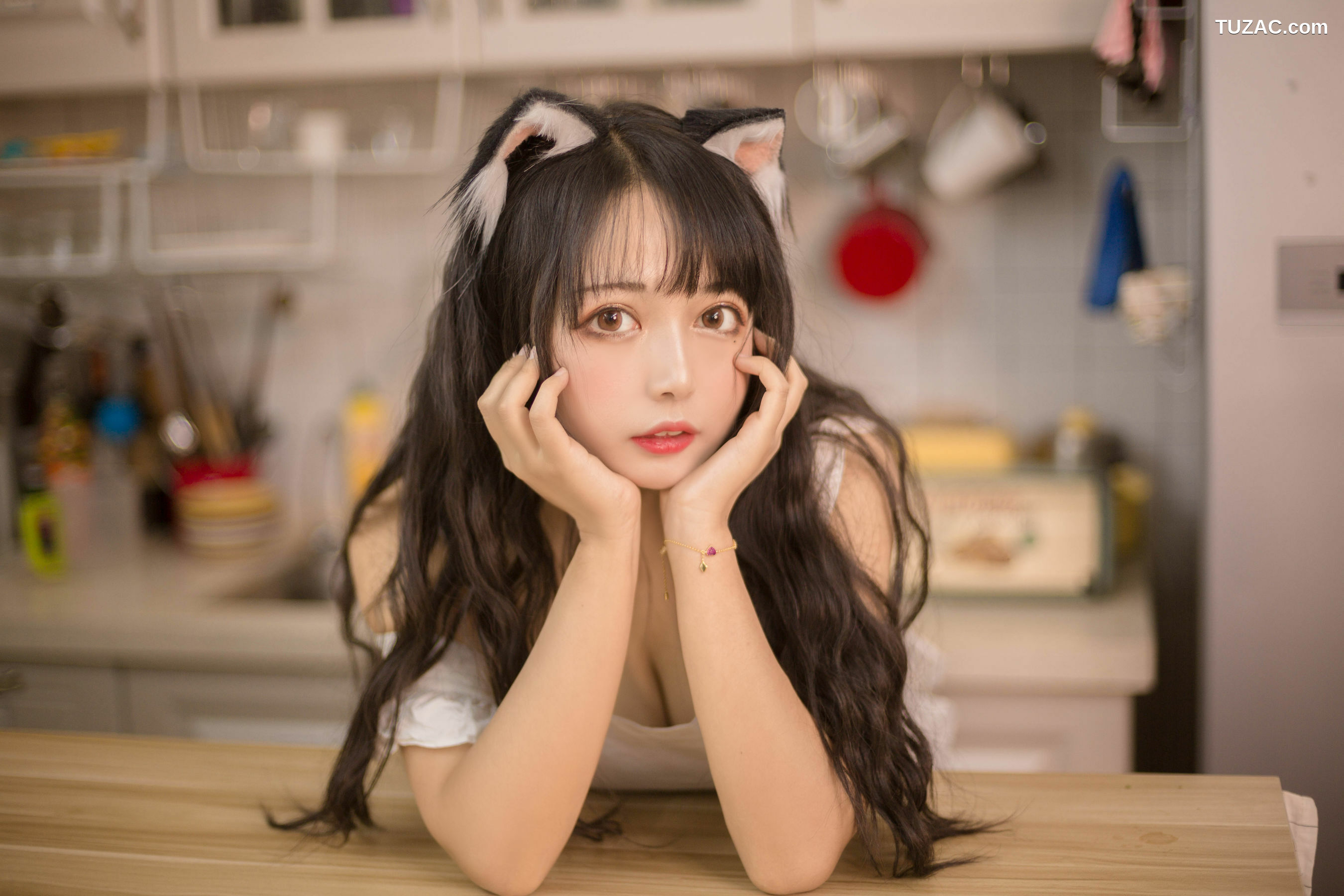 网络美女_ 黑猫猫OvO 《厨房》 写真集[11P]