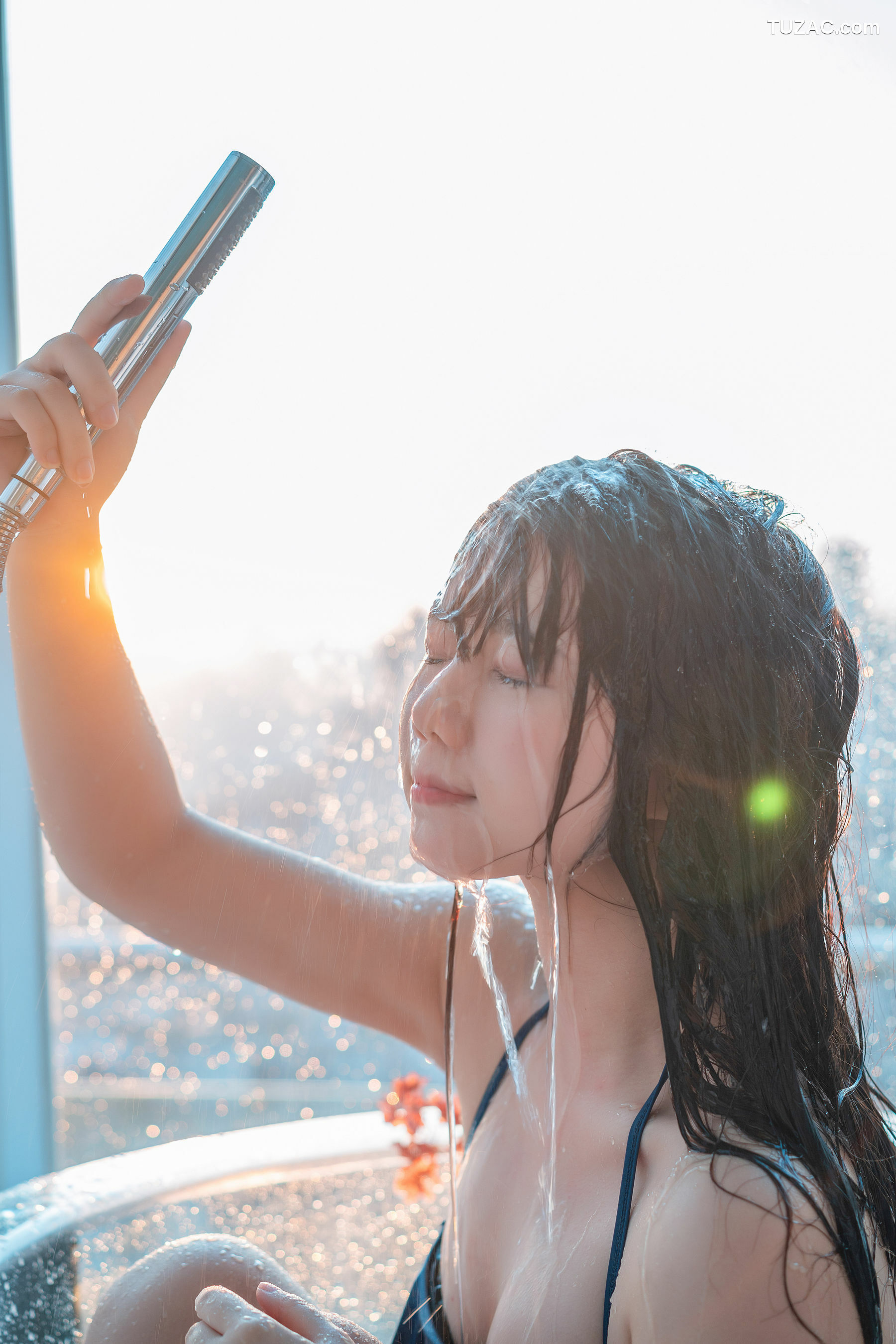 网络美女_COS福利姬镜酱 《私奔之泳衣》 写真集