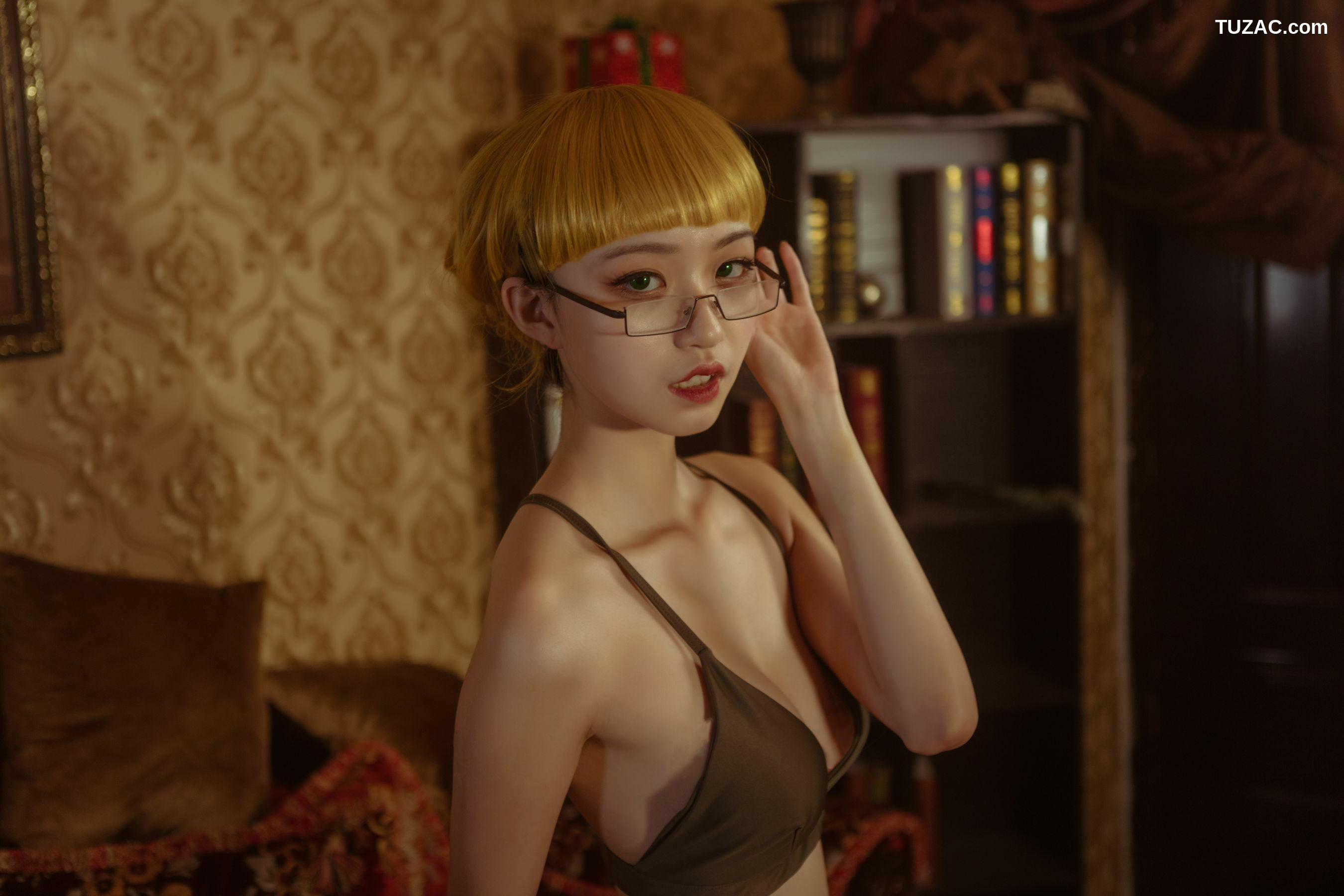 网络美女_COS萌妹沧霁桔梗 - 赫本