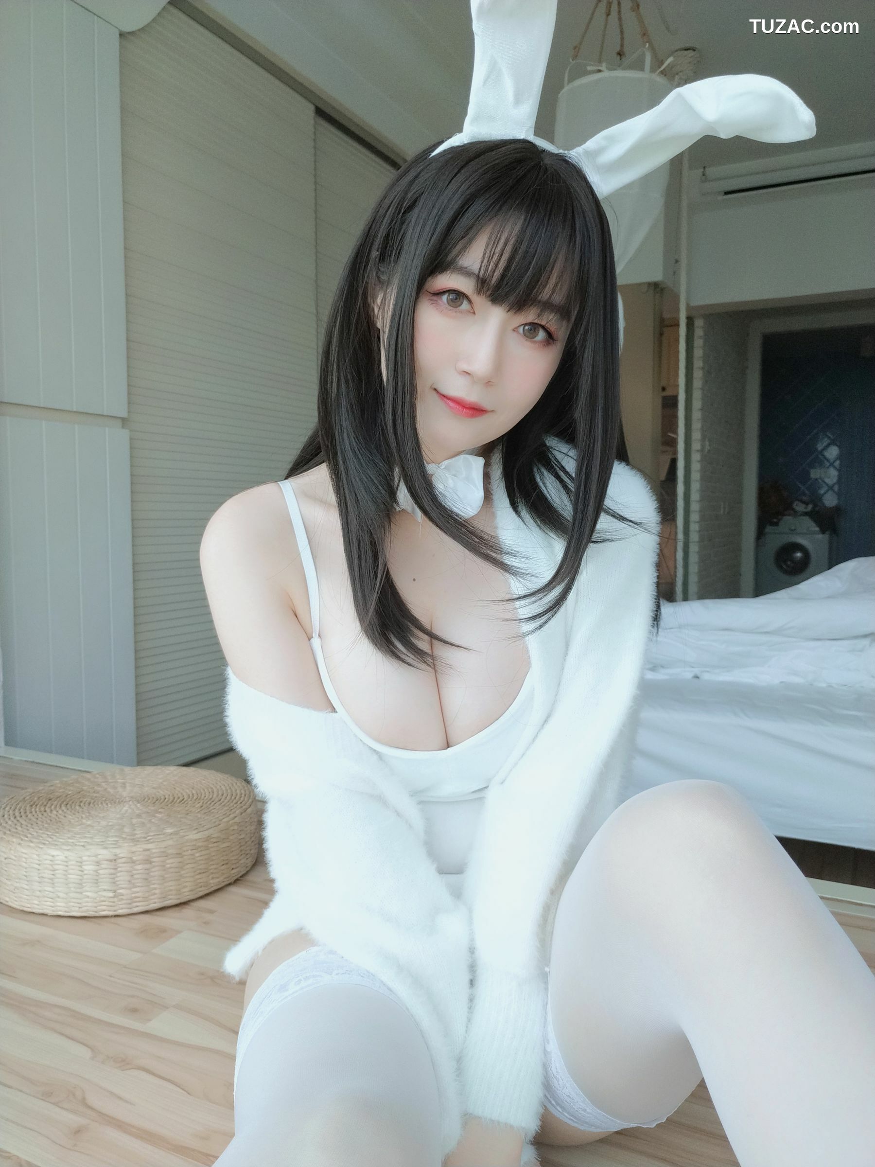 网络美女_Coser小姐姐白银 - 白丝兔子