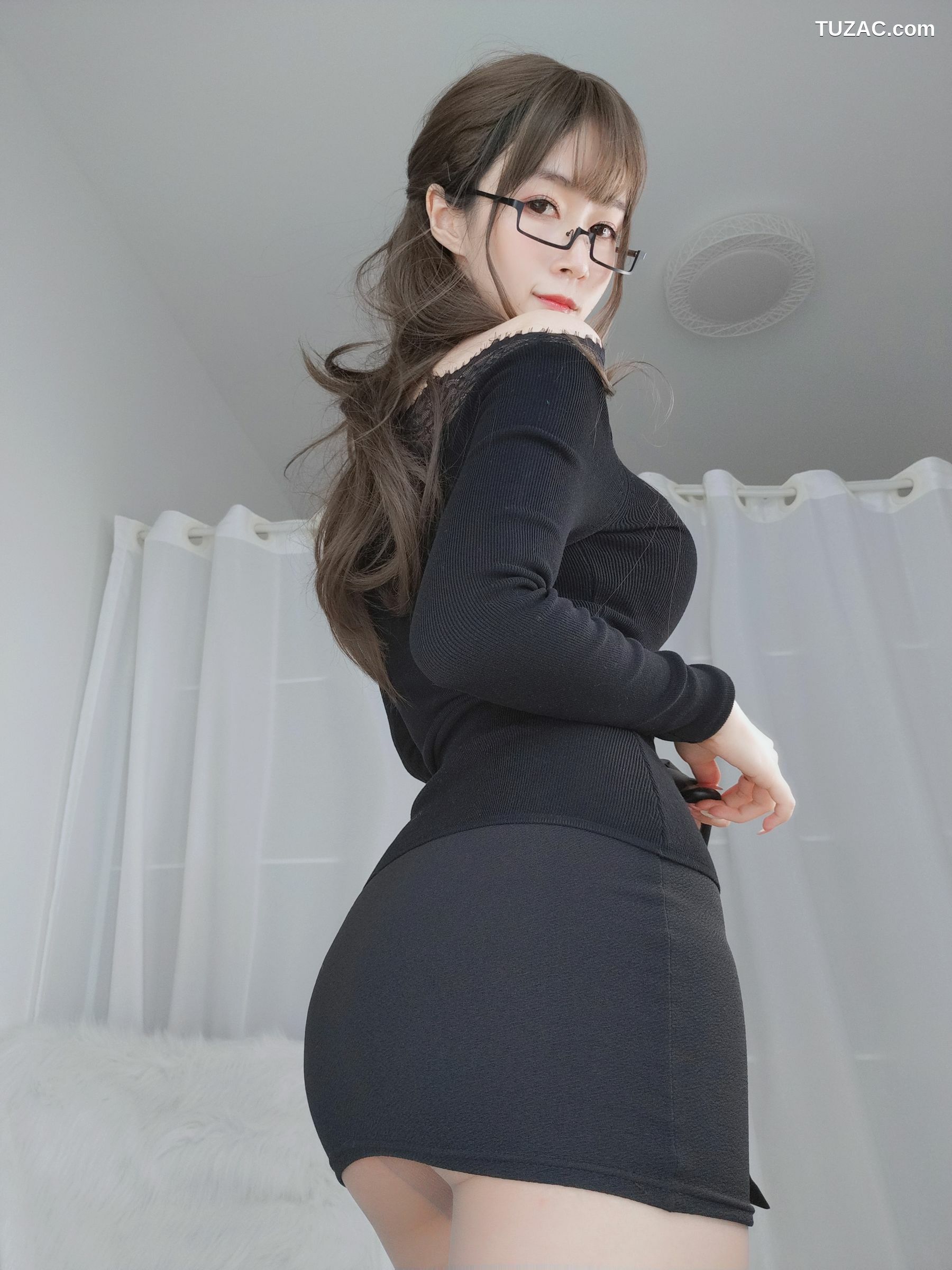 网络美女_Coser小姐姐白银81 - 黑西服