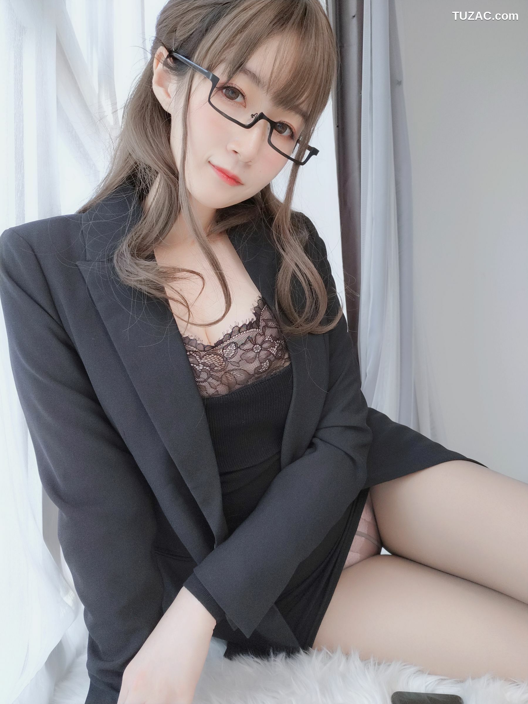 网络美女_Coser小姐姐白银81 - 黑西服