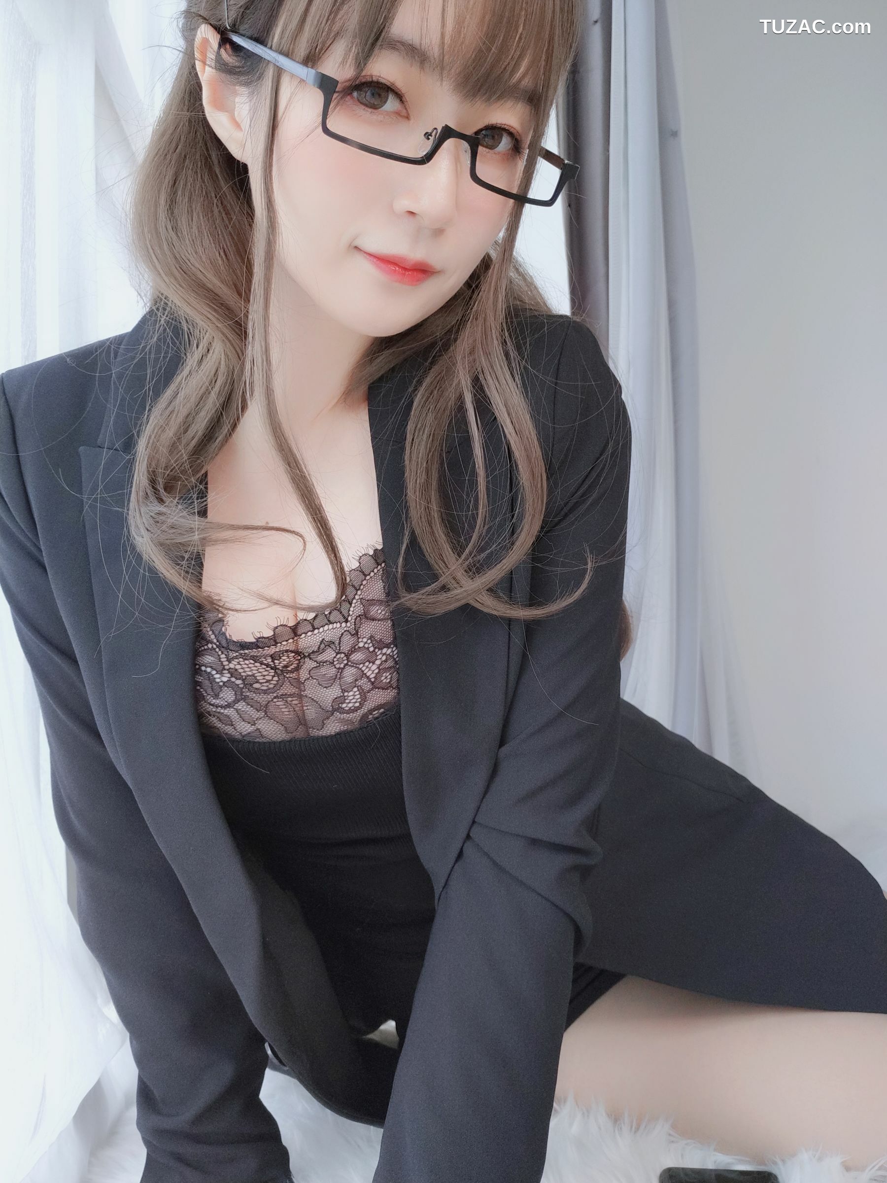 网络美女_Coser小姐姐白银81 - 黑西服