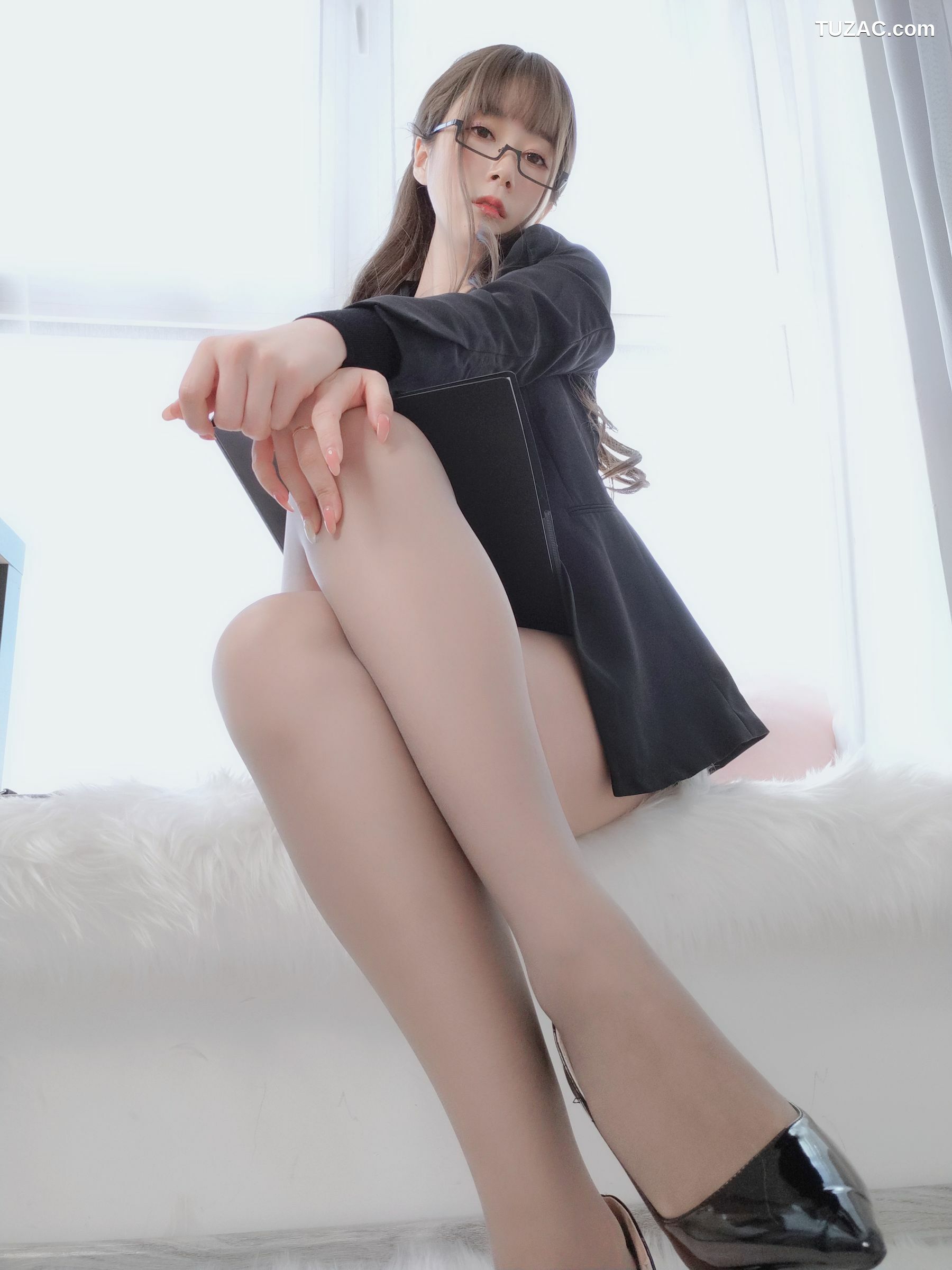 网络美女_Coser小姐姐白银81 - 黑西服