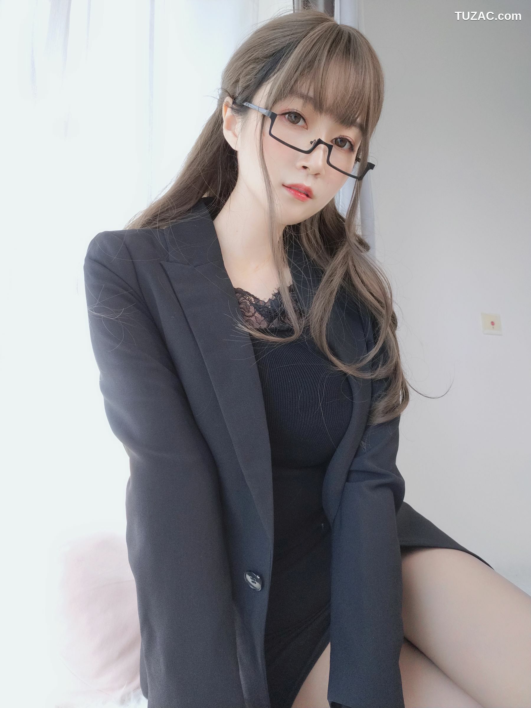 网络美女_Coser小姐姐白银81 - 黑西服