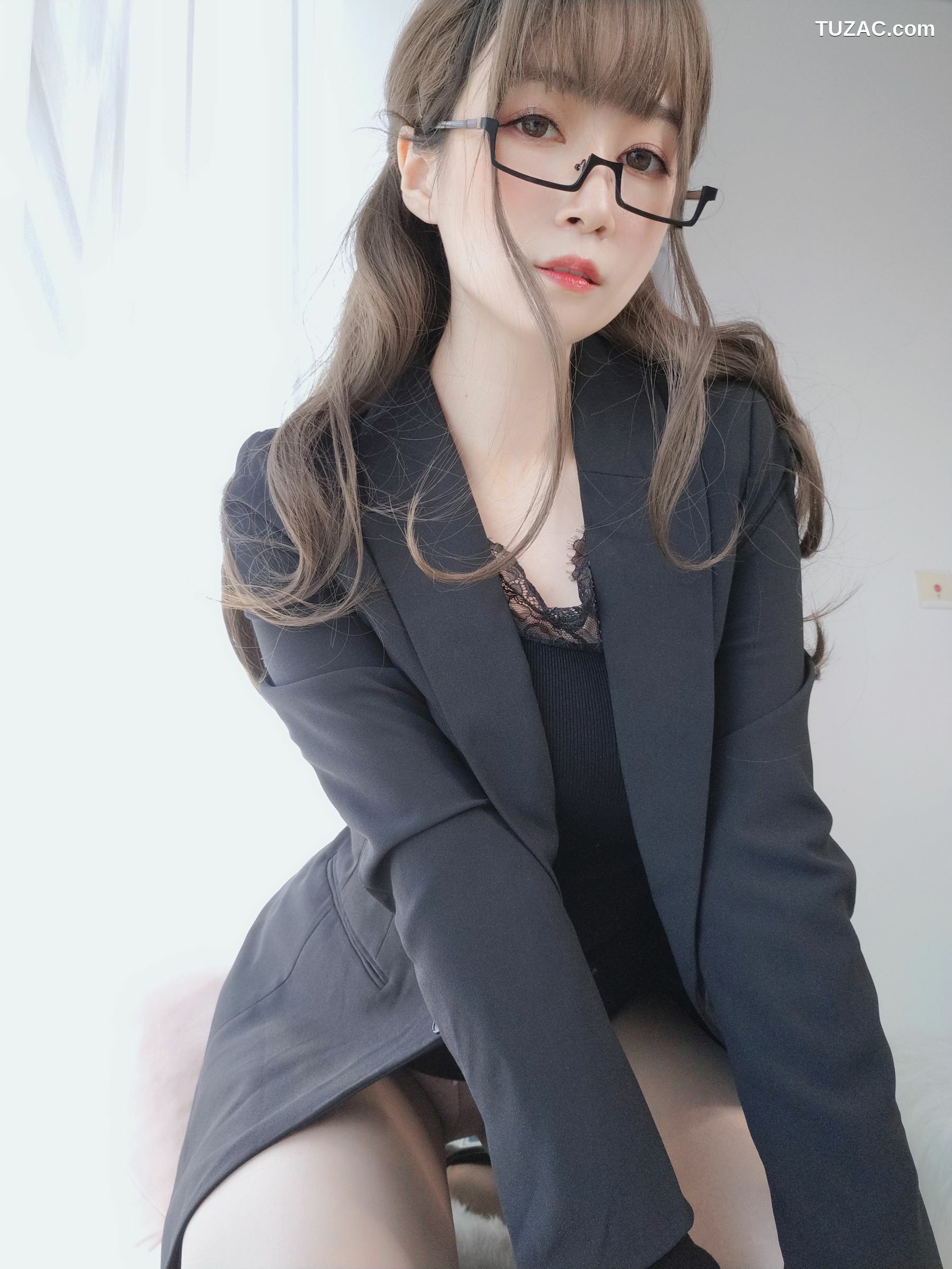 网络美女_Coser小姐姐白银81 - 黑西服