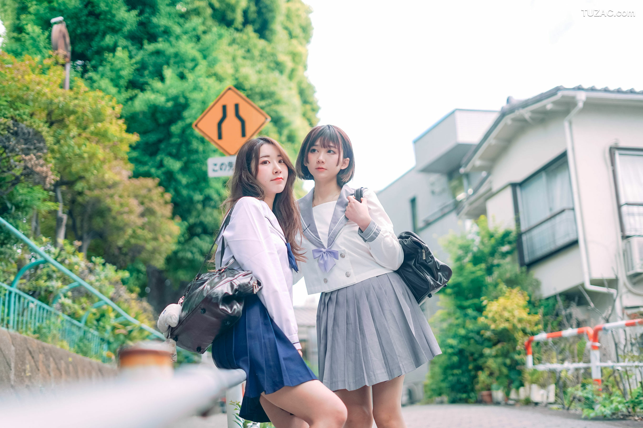 网络美女_Coser黑川&amp;浅野菌子 《少女心事2》 写真集
