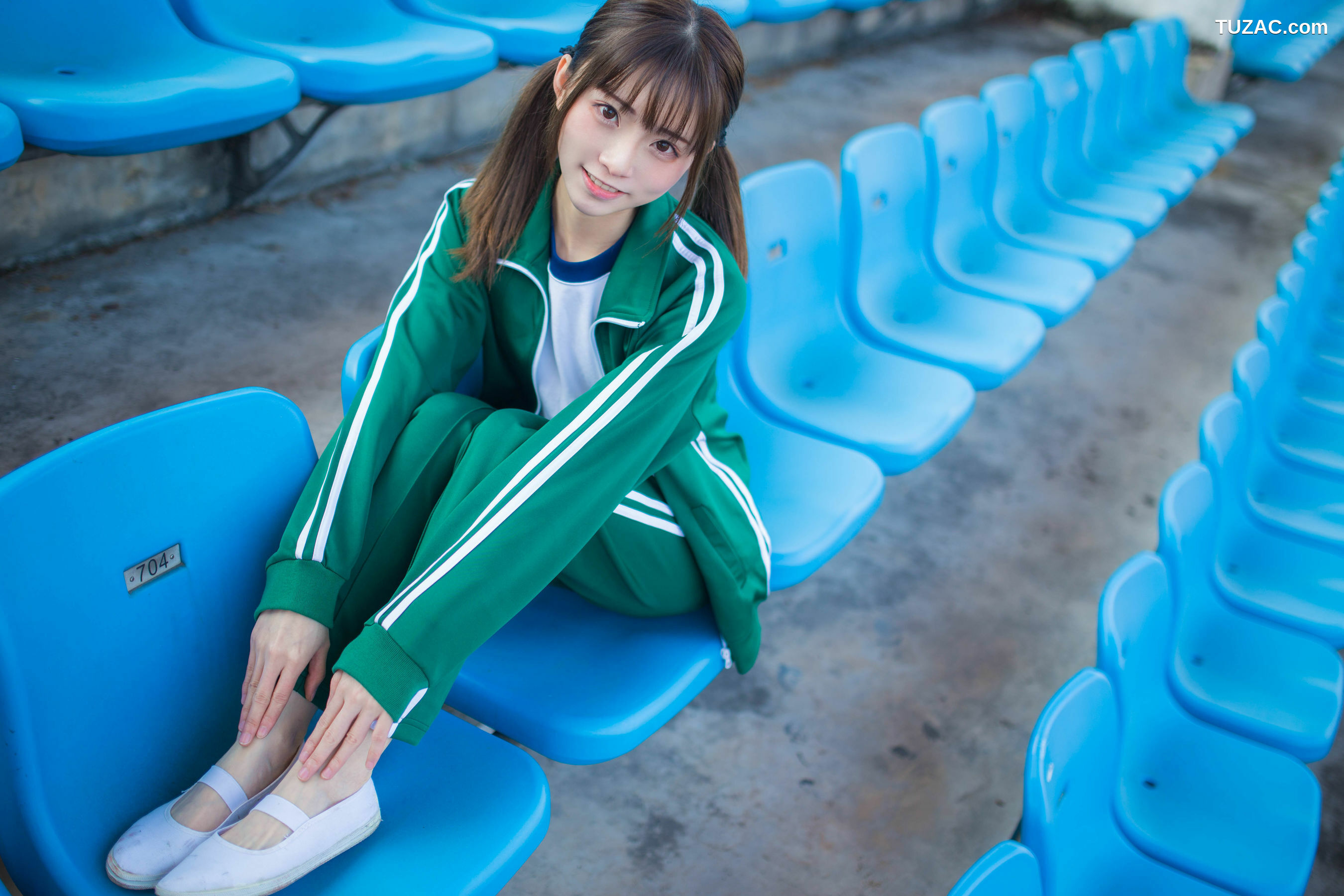 网络美女_Kitaro_绮太郎 《绿色运动服女孩》 写真集