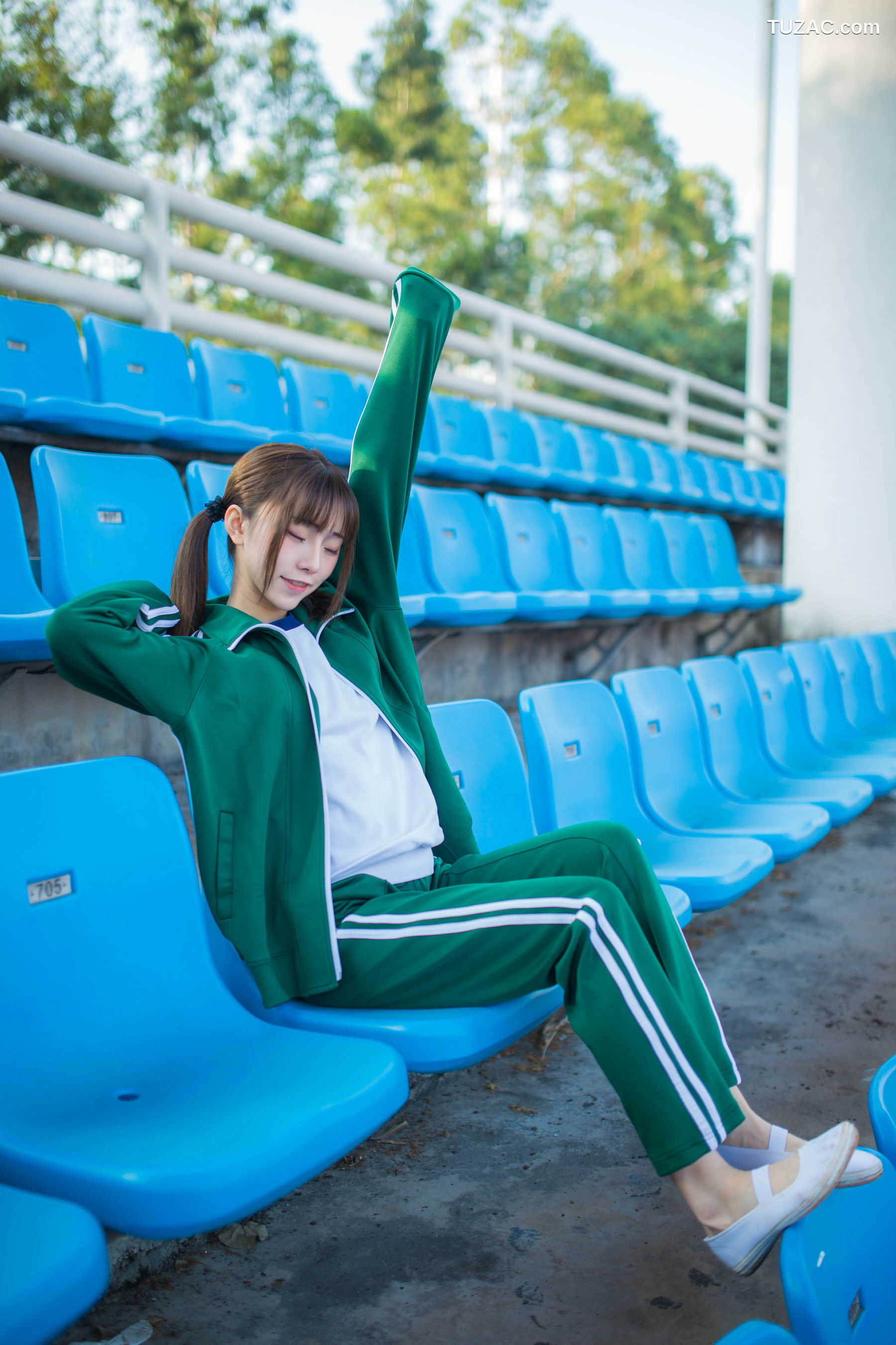 网络美女_Kitaro_绮太郎 《绿色运动服女孩》 写真集