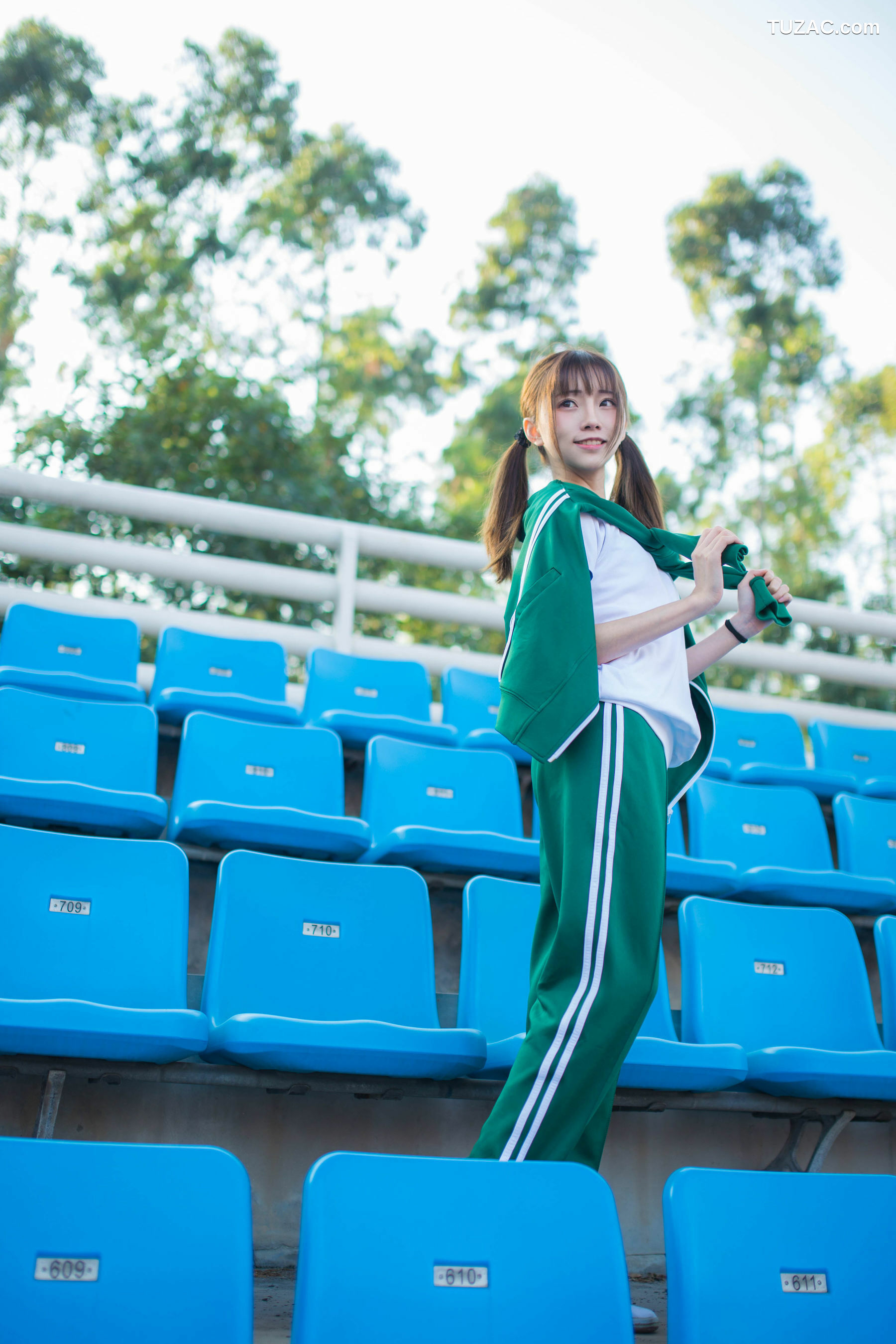 网络美女_Kitaro_绮太郎 《绿色运动服女孩》 写真集