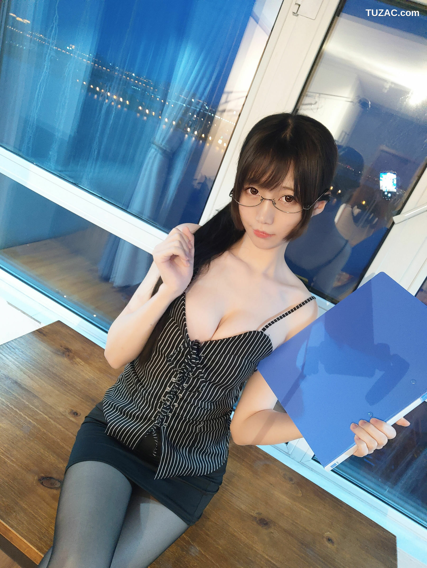 网络美女_NAGISA魔物喵《自摄系列 专属秘书》 写真集[55P]