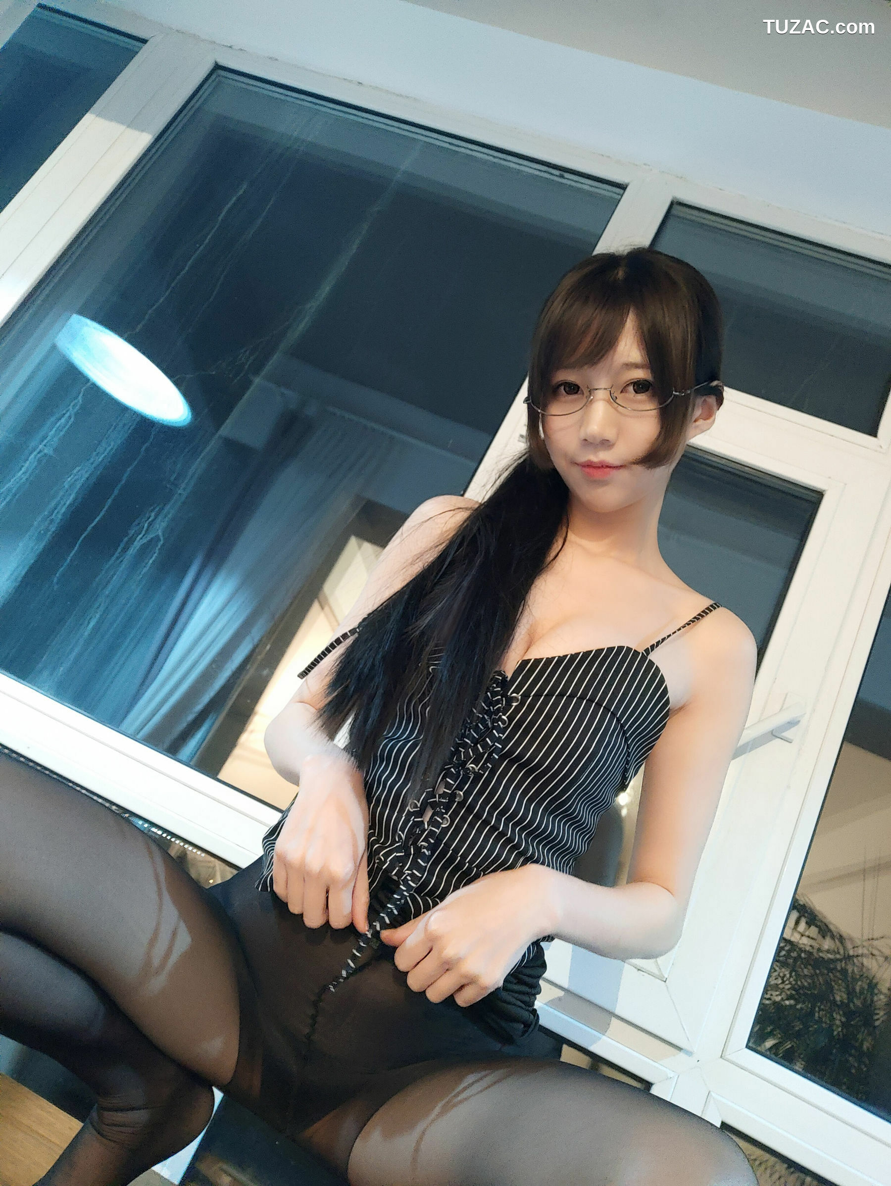 网络美女_NAGISA魔物喵《自摄系列 专属秘书》 写真集[55P]