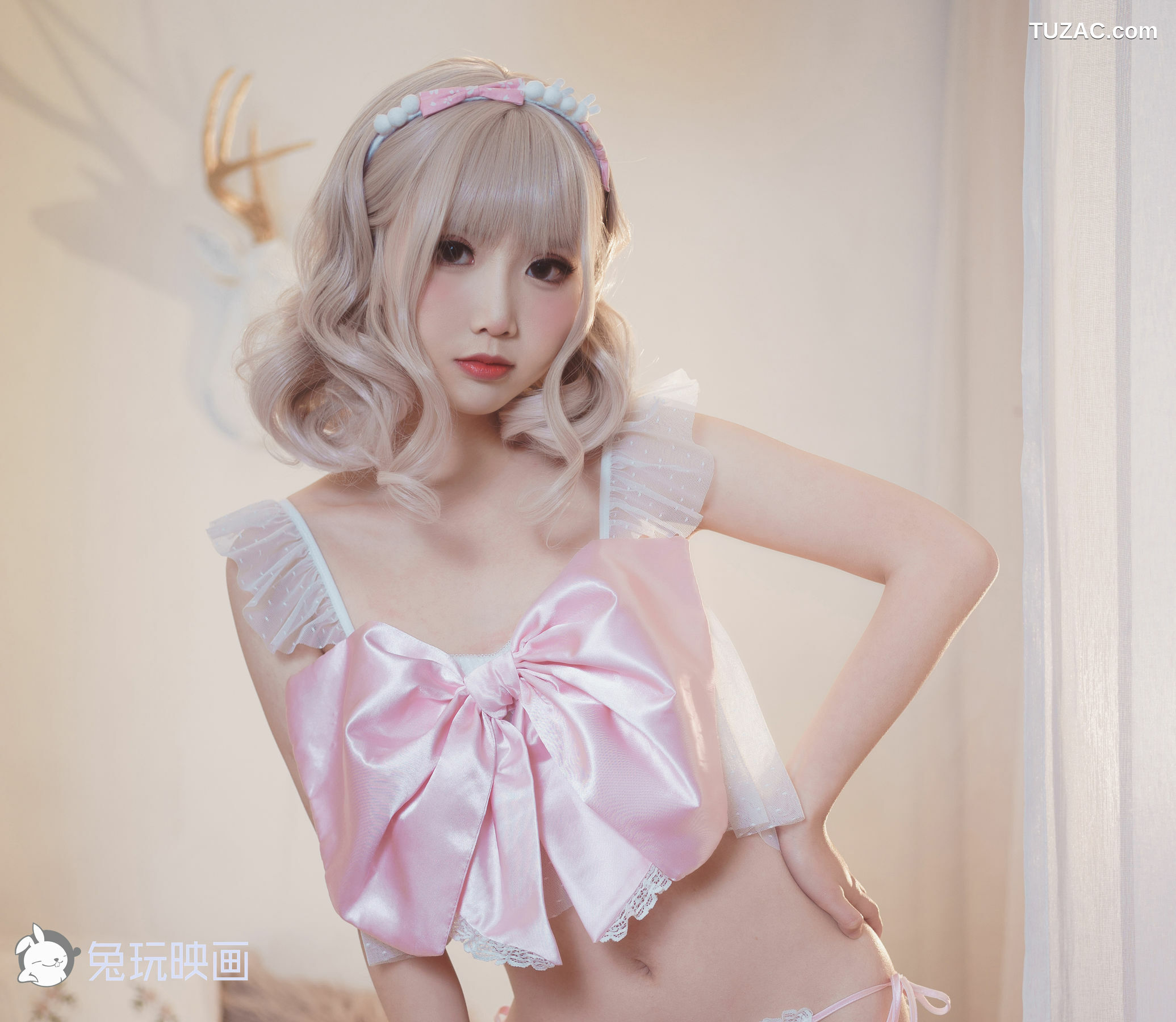 网络美女_人气Coser面饼仙儿 《蝴蝶结内衣》 写真集