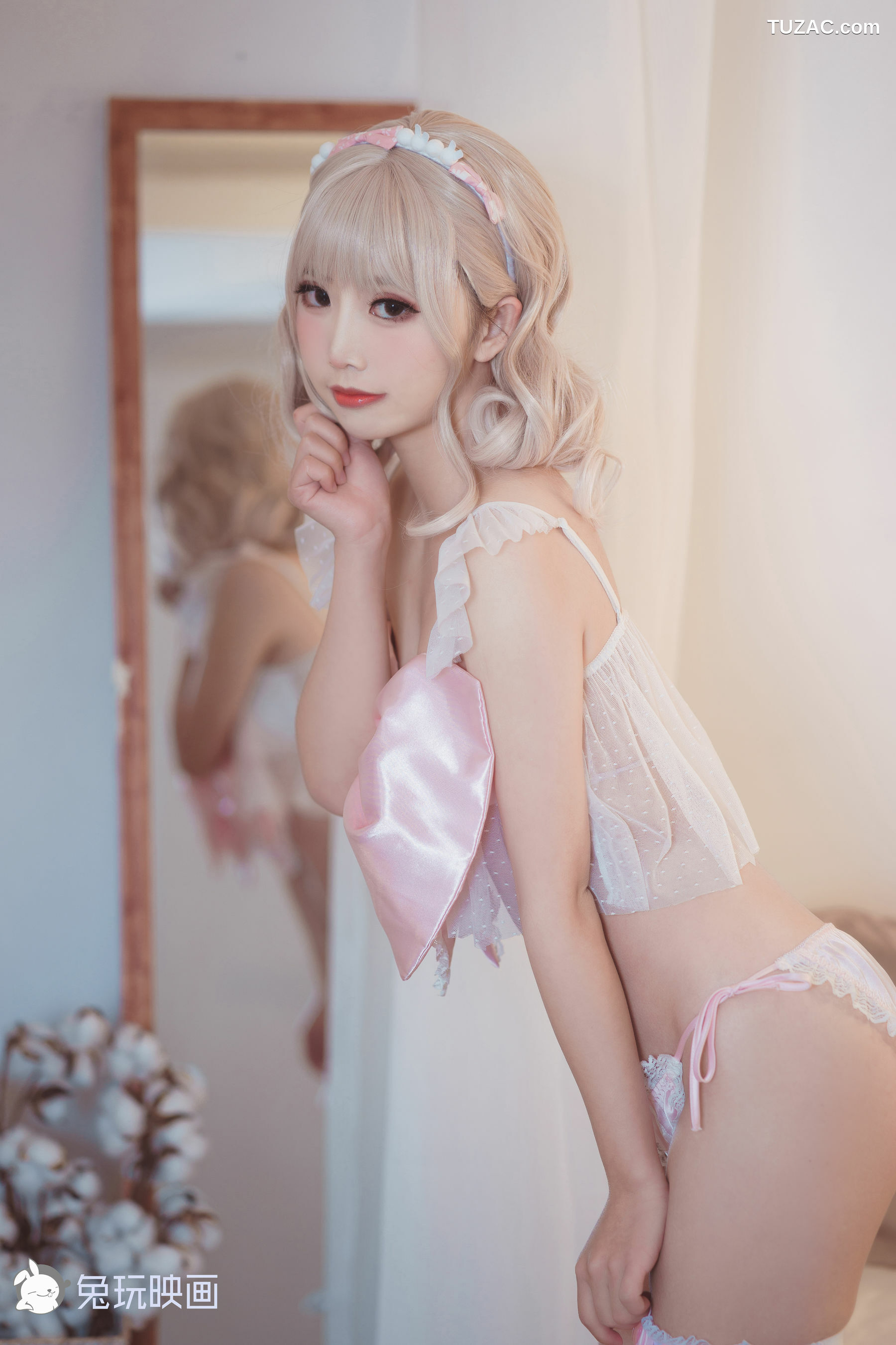 网络美女_人气Coser面饼仙儿 《蝴蝶结内衣》 写真集