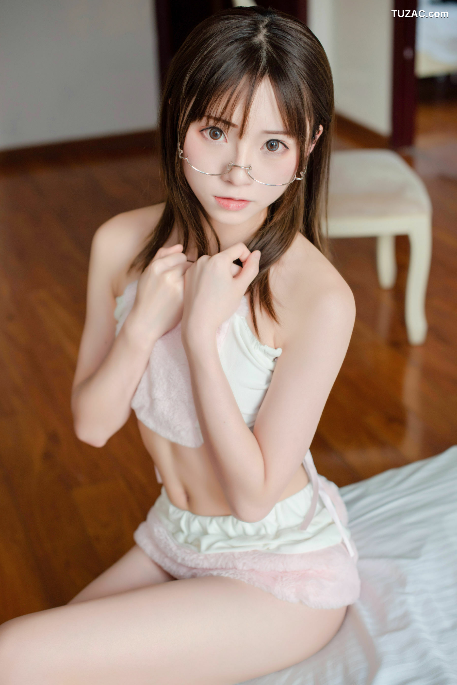 网络美女_动漫博主Kitaro_绮太郎 - 私房兔子 写真套图