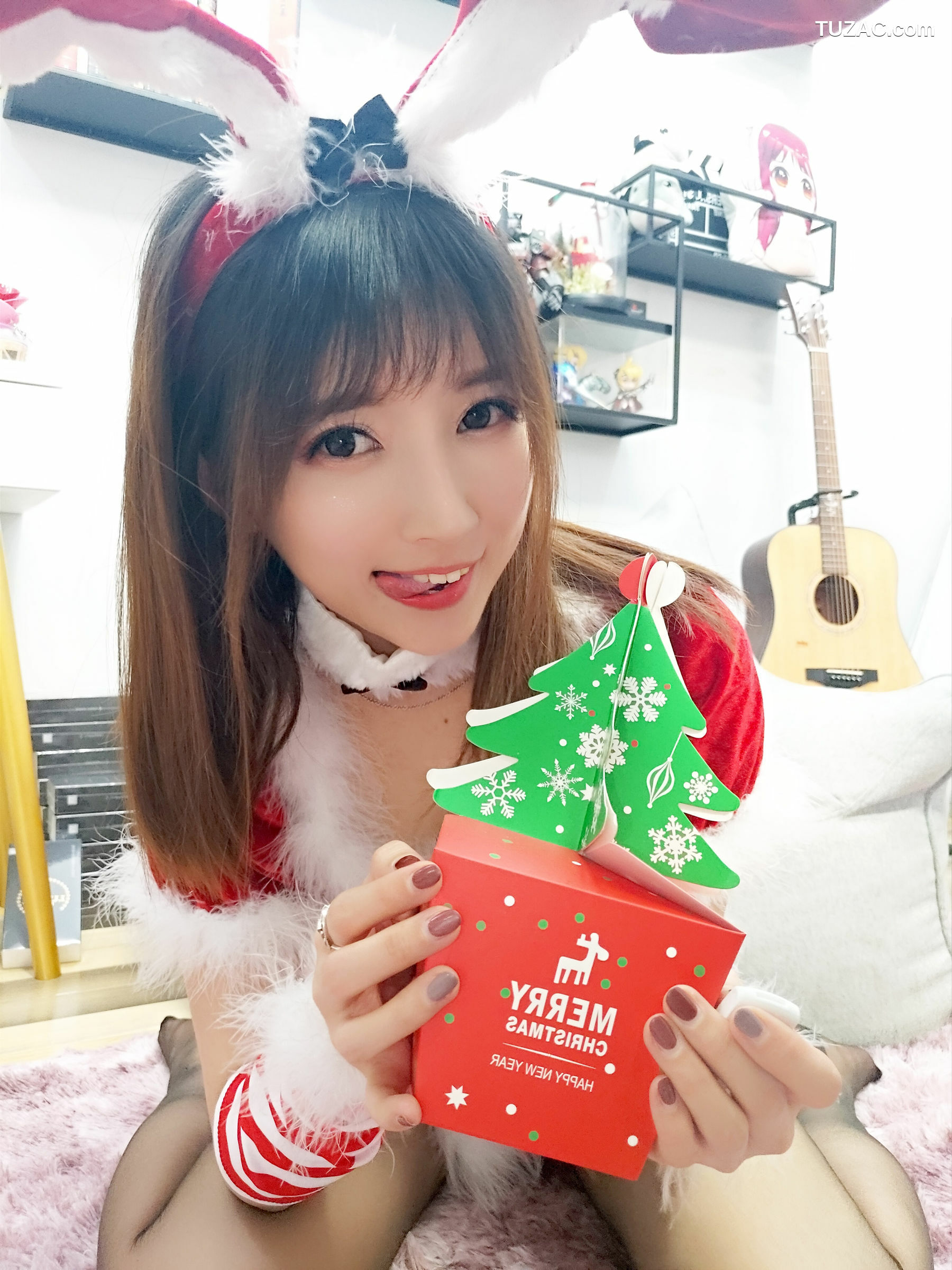 网络美女_斗鱼主播小女巫露娜 - 圣诞装 写真套图