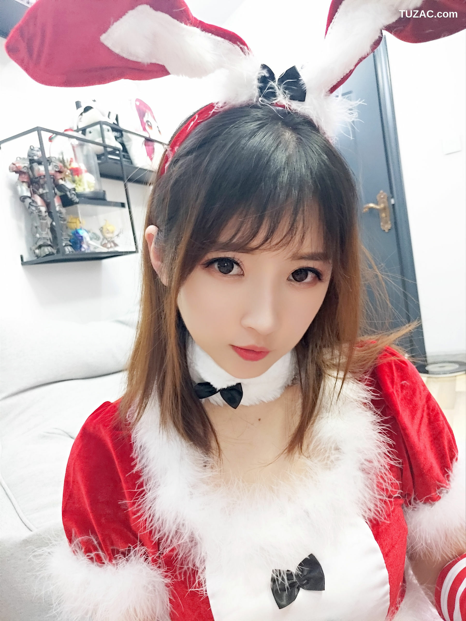 网络美女_斗鱼主播小女巫露娜 - 圣诞装 写真套图