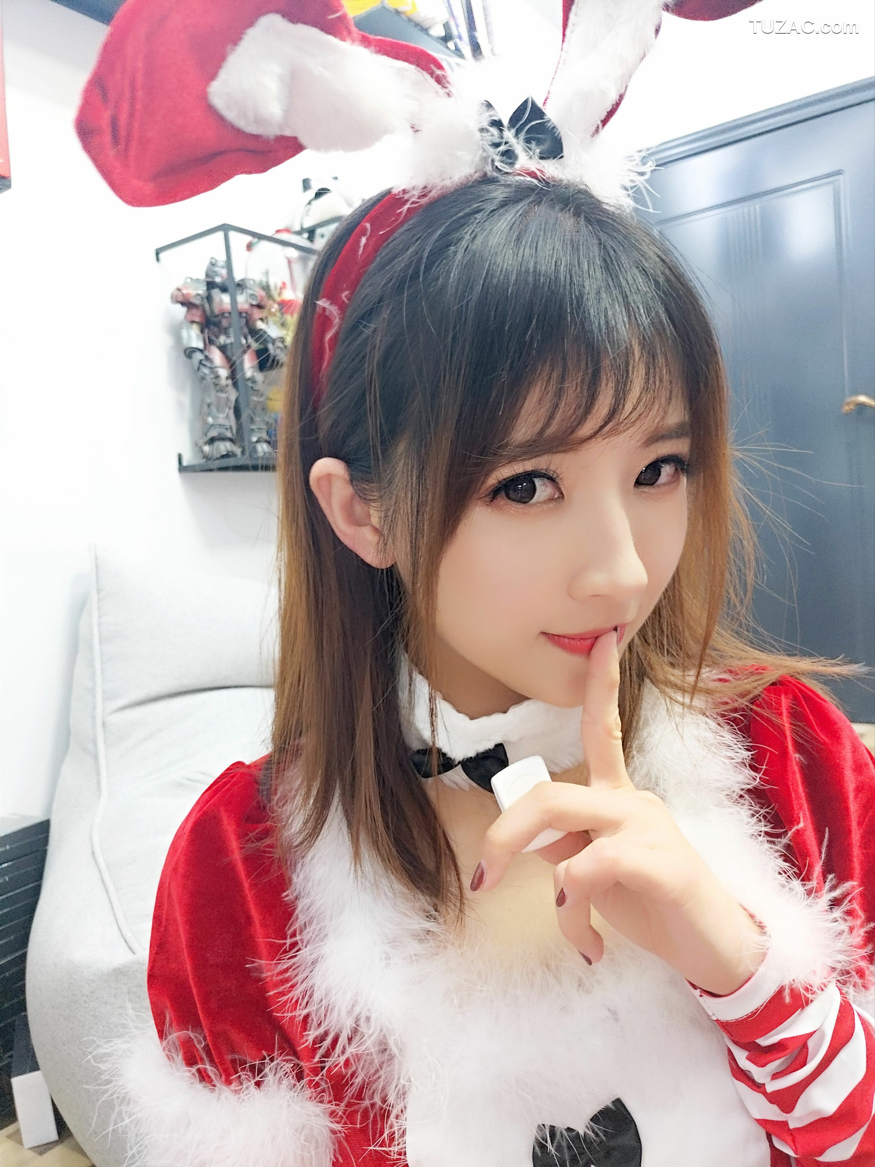 网络美女_斗鱼主播小女巫露娜 - 圣诞装 写真套图