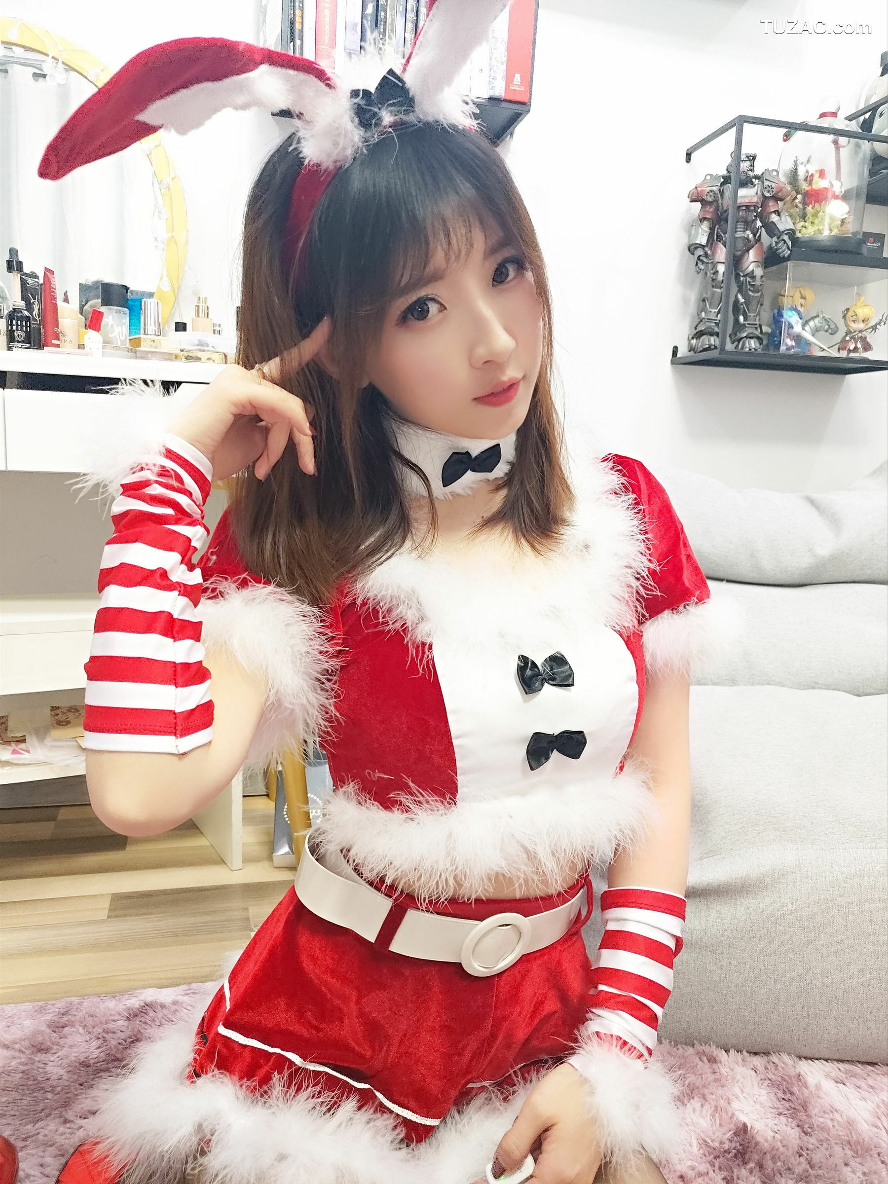 网络美女_斗鱼主播小女巫露娜 - 圣诞装 写真套图