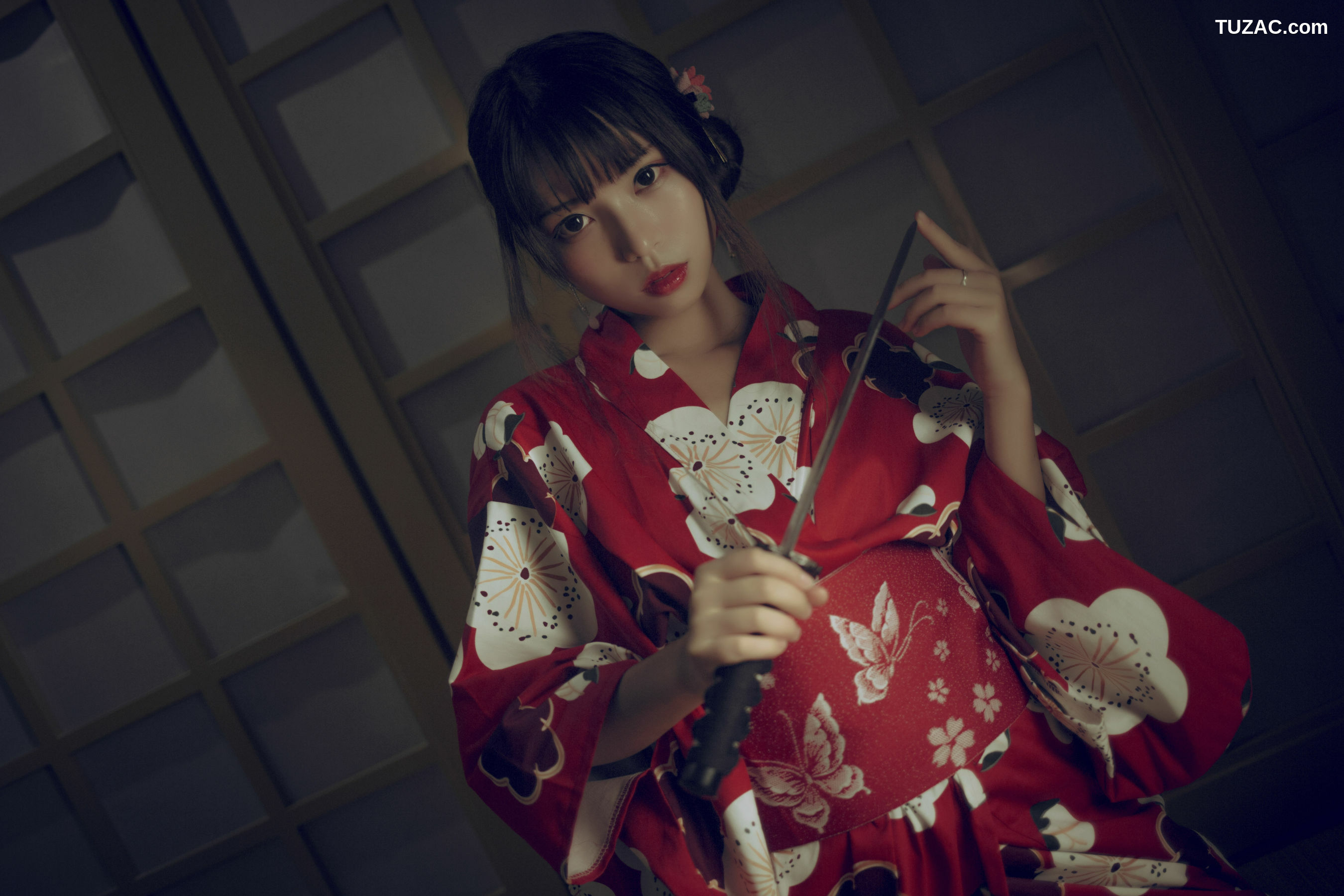 网络美女_白易子教主 《H系》 写真集
