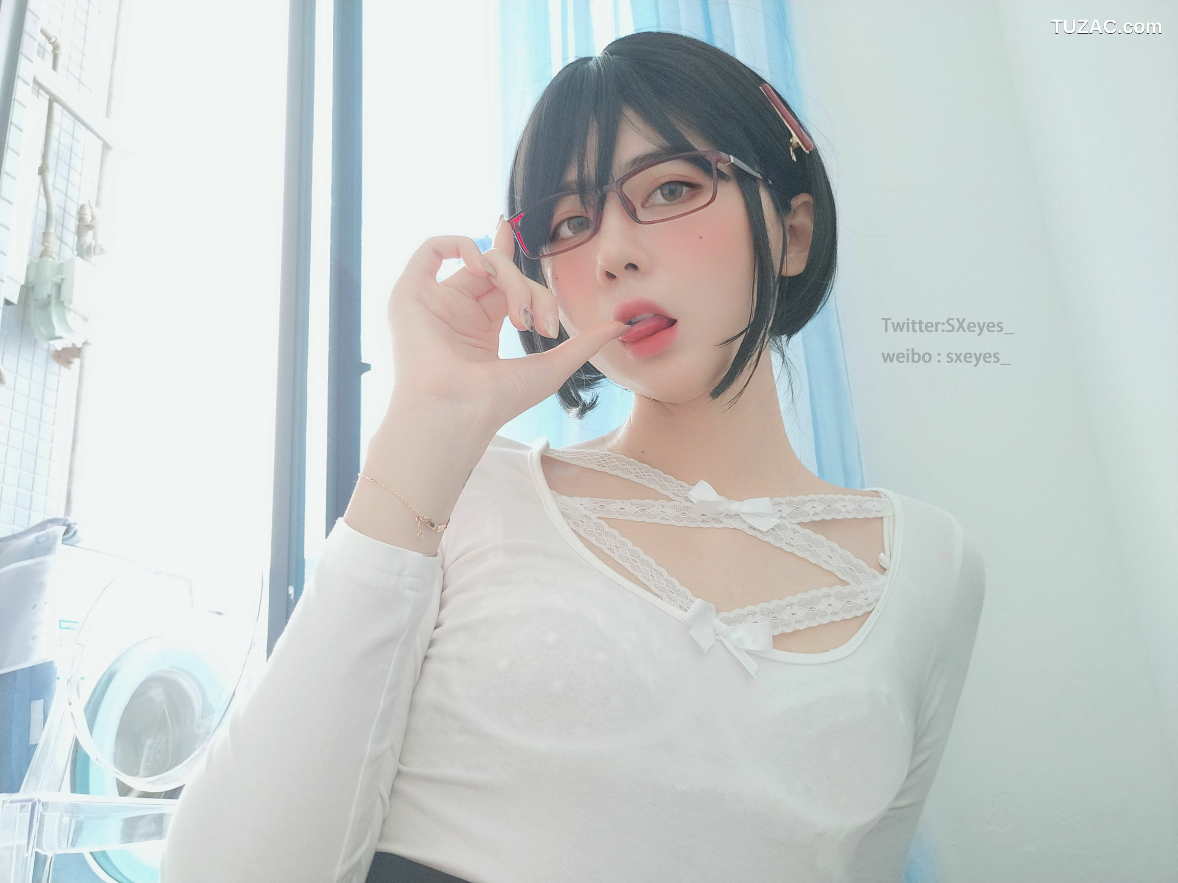 网络美女_眼酱大魔王w 《白蕾丝姐姐》 写真集