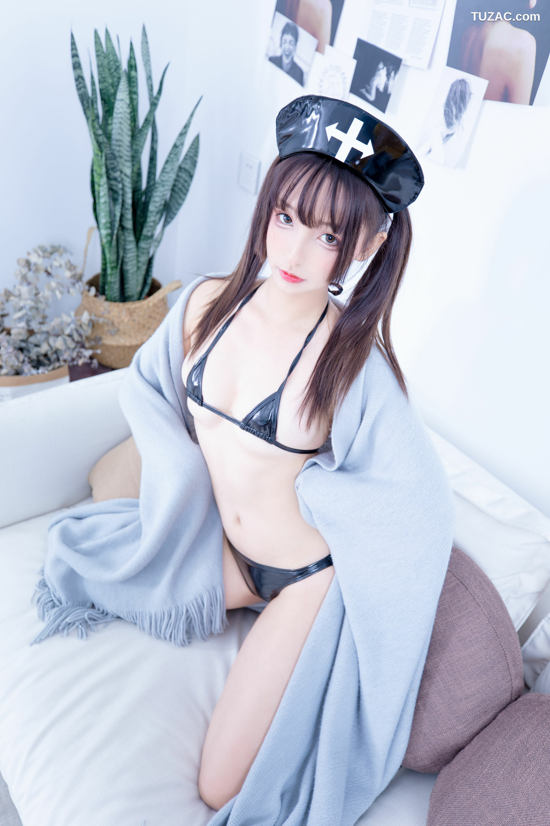 网络美女_神楽坂真冬 《暗黑护士 空気なし》 写真集