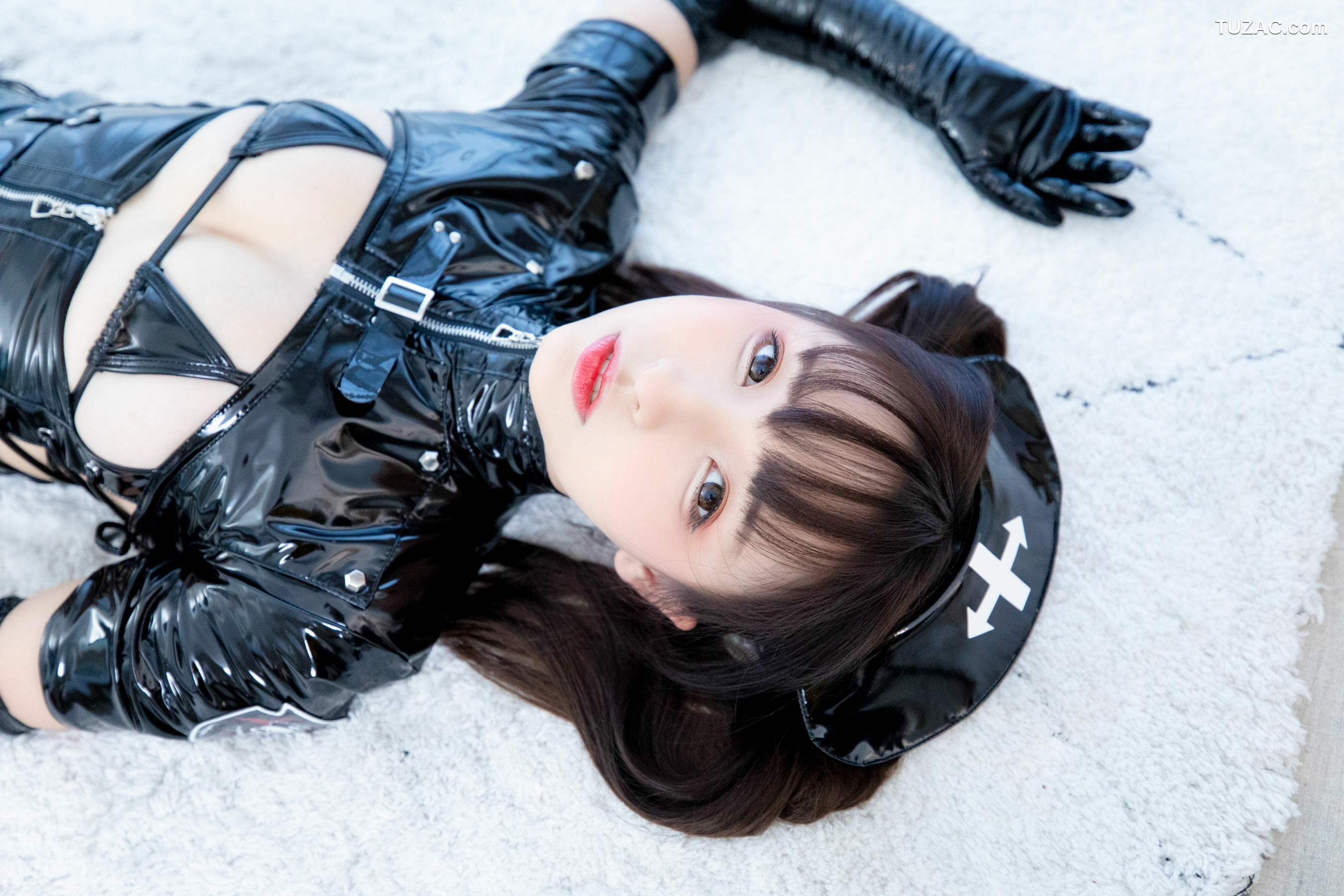 网络美女_神楽坂真冬 《暗黑护士 空気なし》 写真集