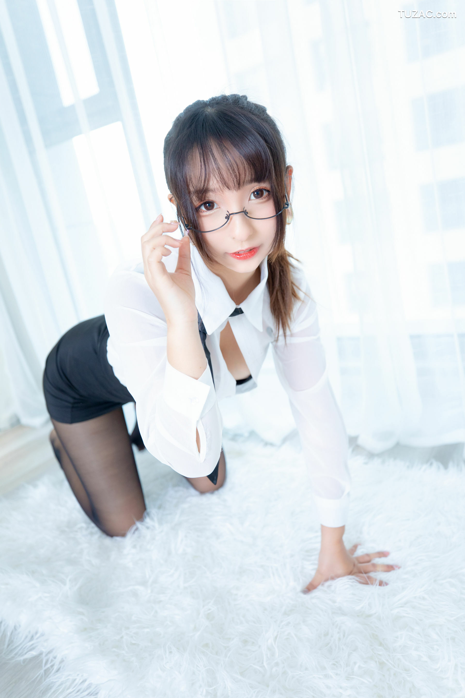 网络美女_神楽坂真冬《ホワイトオフィス》 写真集