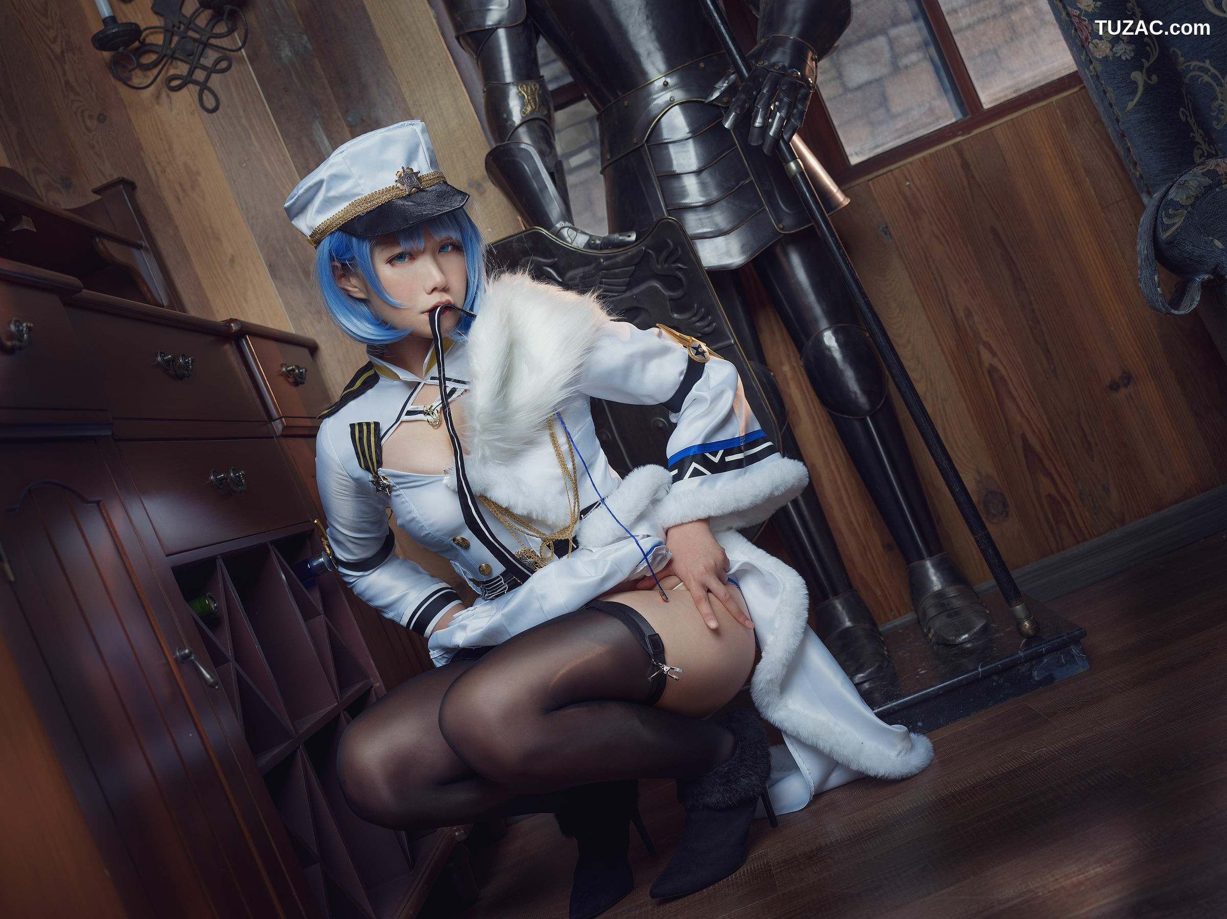 网络美女_网红Coser麻花麻花酱 《恰巴》 写真集