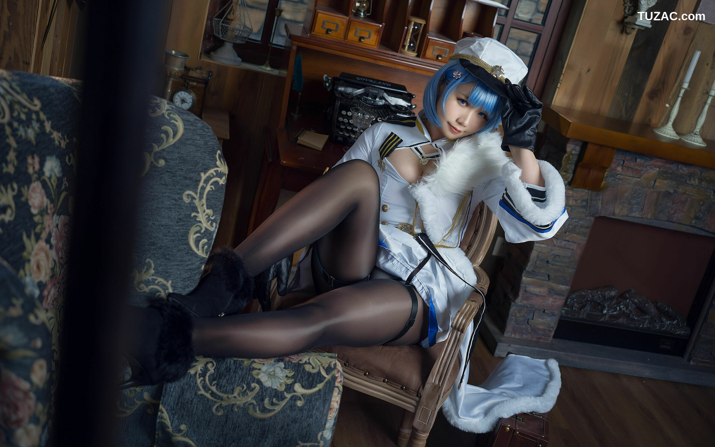 网络美女_网红Coser麻花麻花酱 《恰巴》 写真集