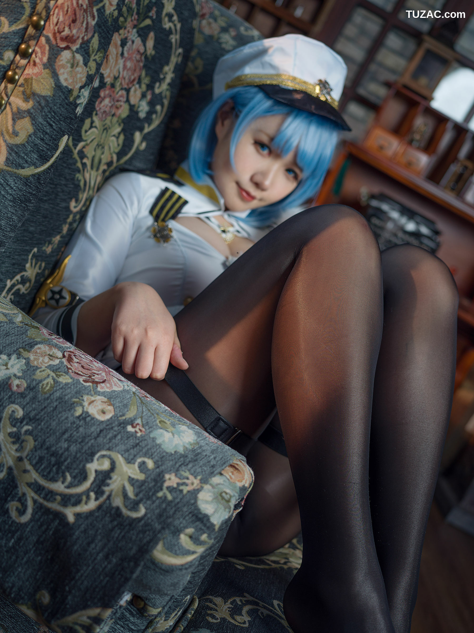 网络美女_网红Coser麻花麻花酱 《恰巴》 写真集