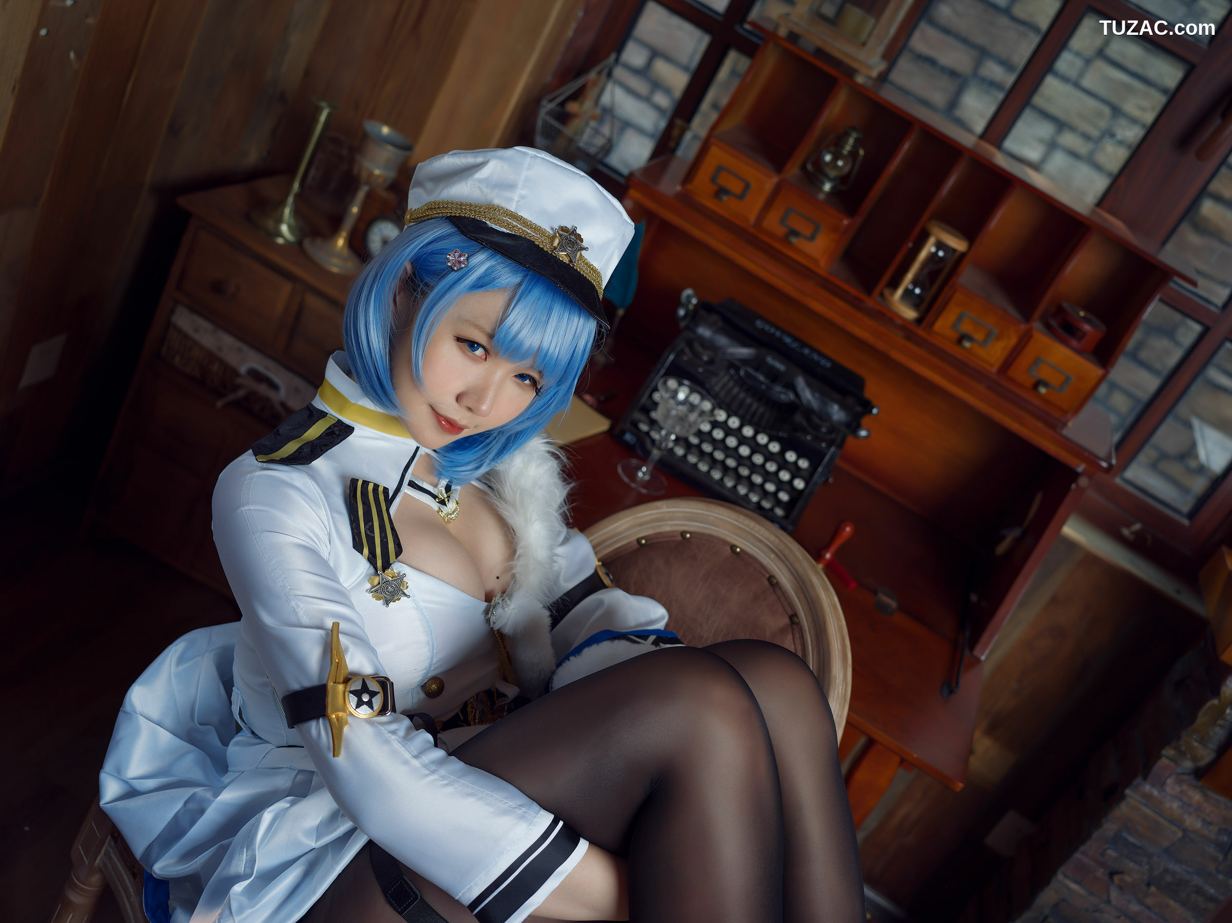 网络美女_网红Coser麻花麻花酱 《恰巴》 写真集