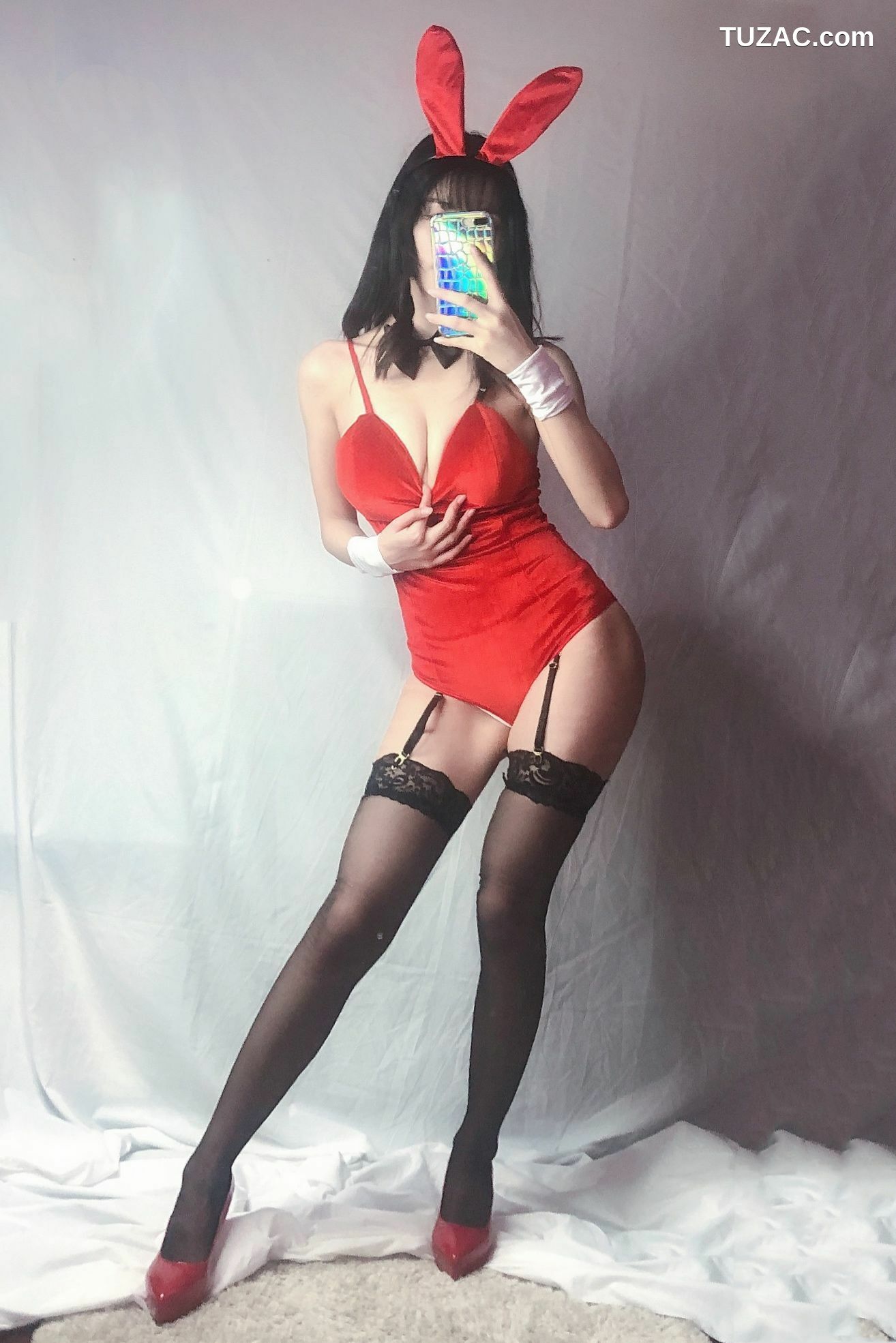 网络美女_銘銘Kizami 《红丝绒兔女郎》 写真集