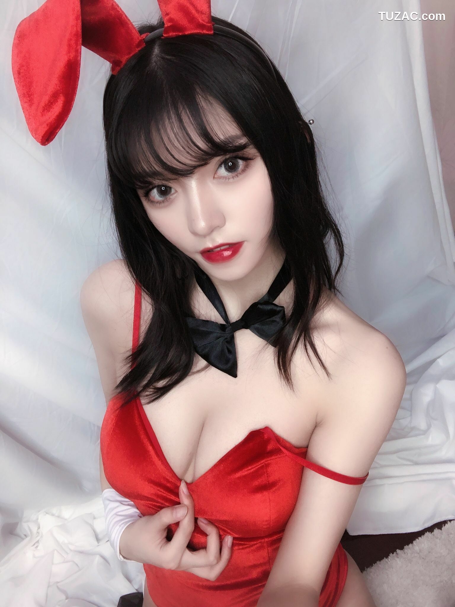 网络美女_銘銘Kizami 《红丝绒兔女郎》 写真集