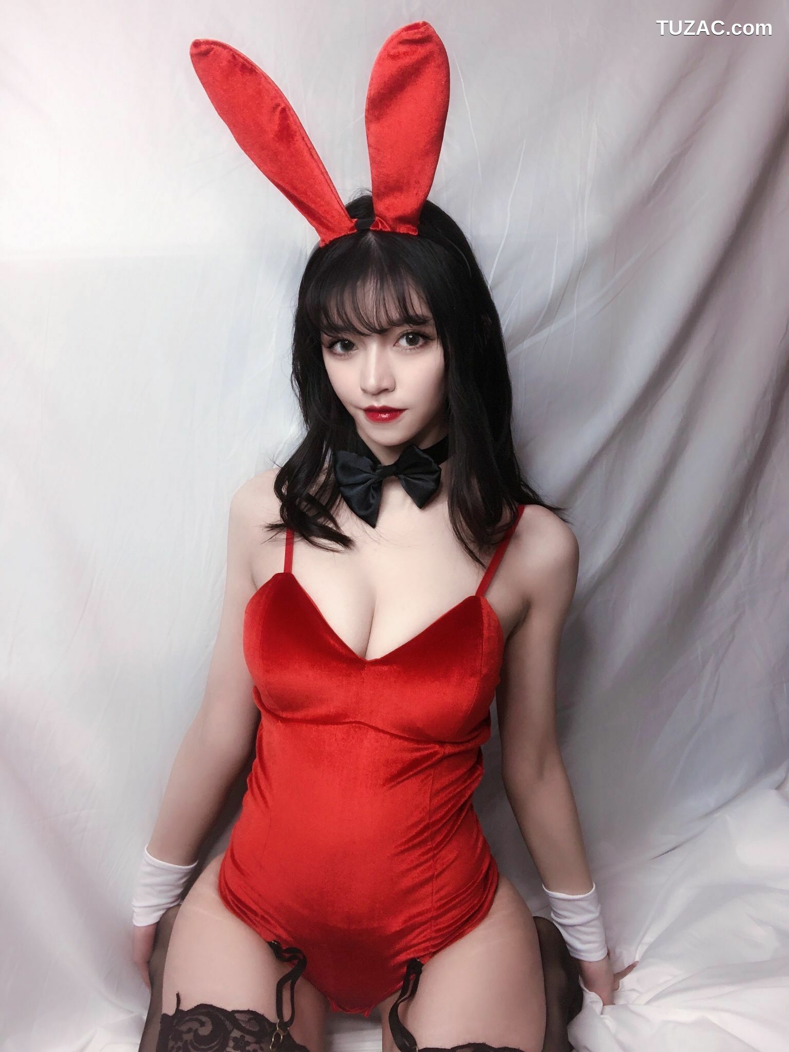 网络美女_銘銘Kizami 《红丝绒兔女郎》 写真集