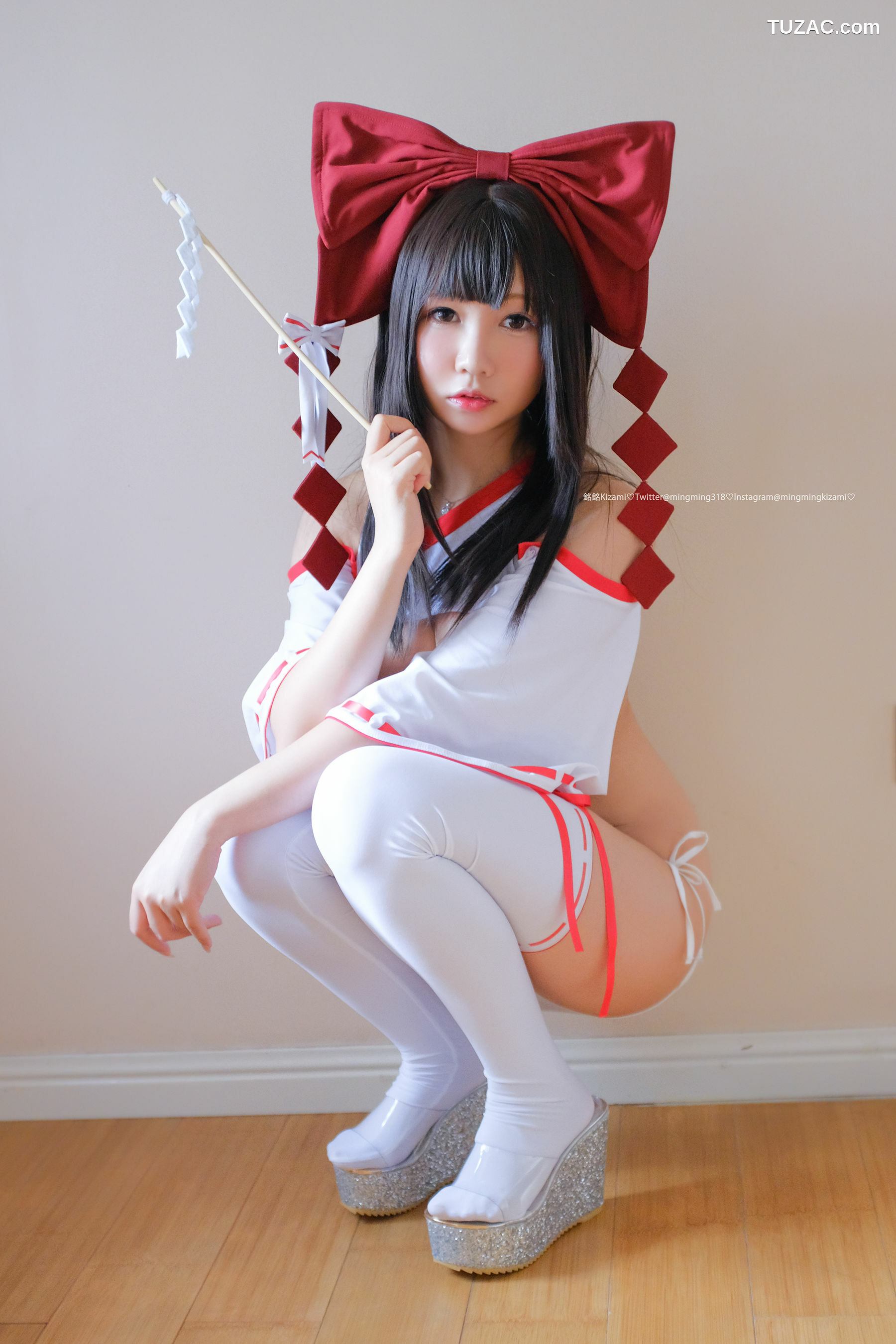 网络美女_銘銘Kizami 《自撮りVol.16 エロ小恶魔&amp;みこ》 写真集