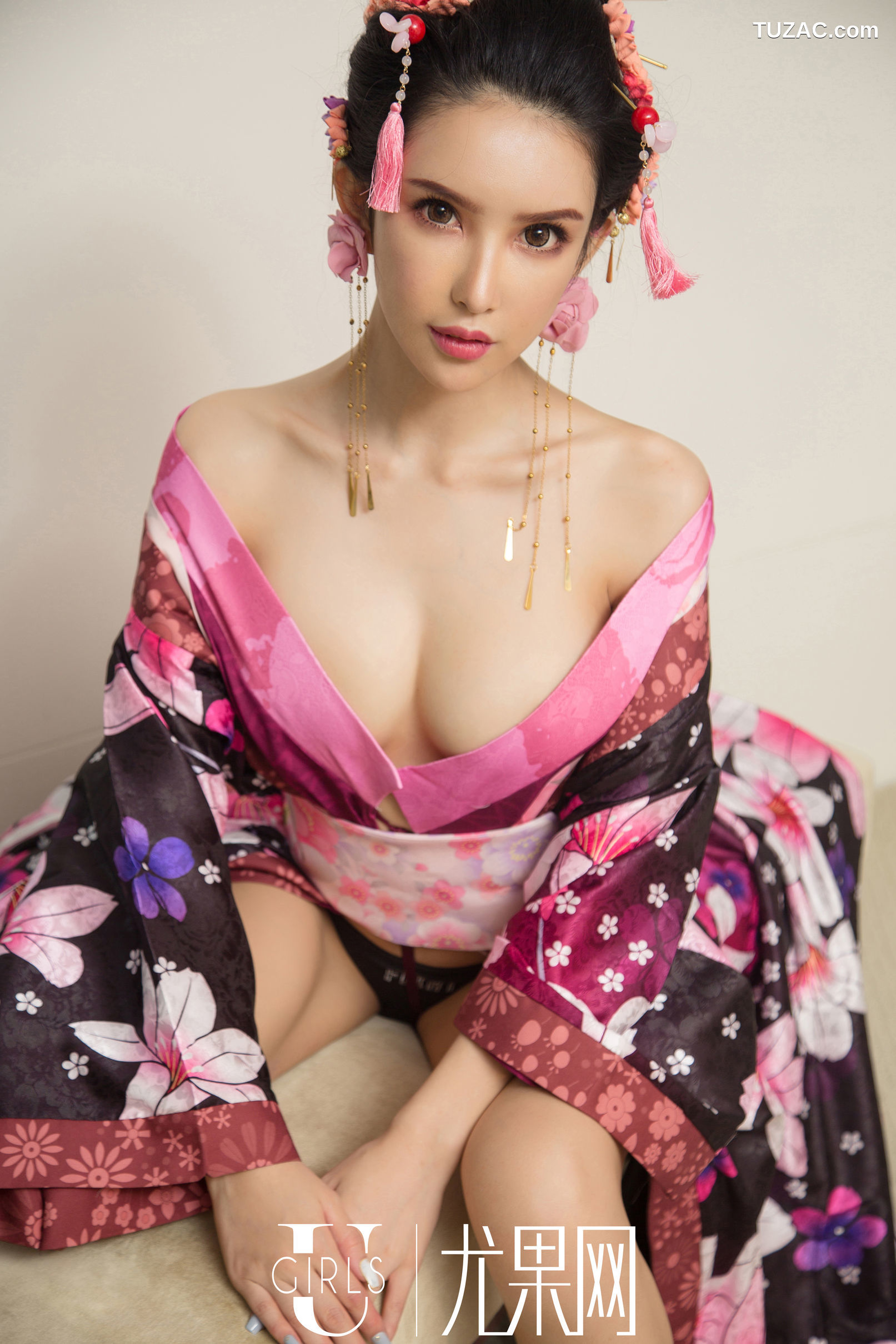 UGirls尤果网-U382-球球-《九头身女王》-2018.07.13